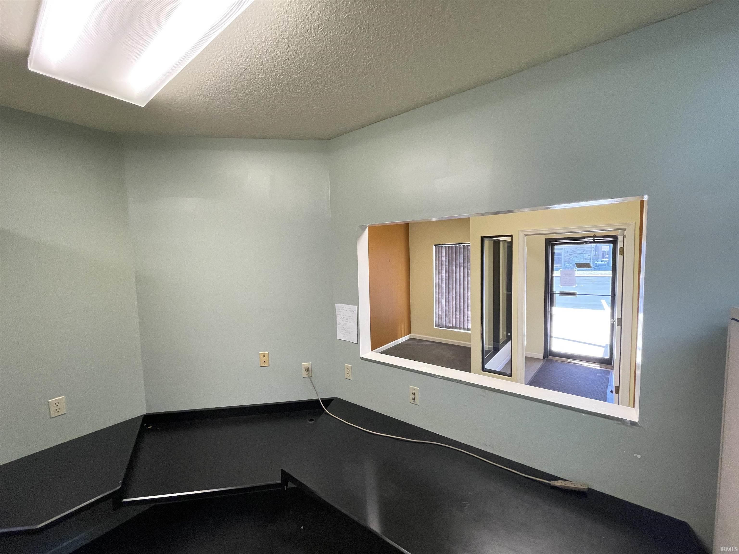 Photo 22 of 4011 W Jefferson Boulevard