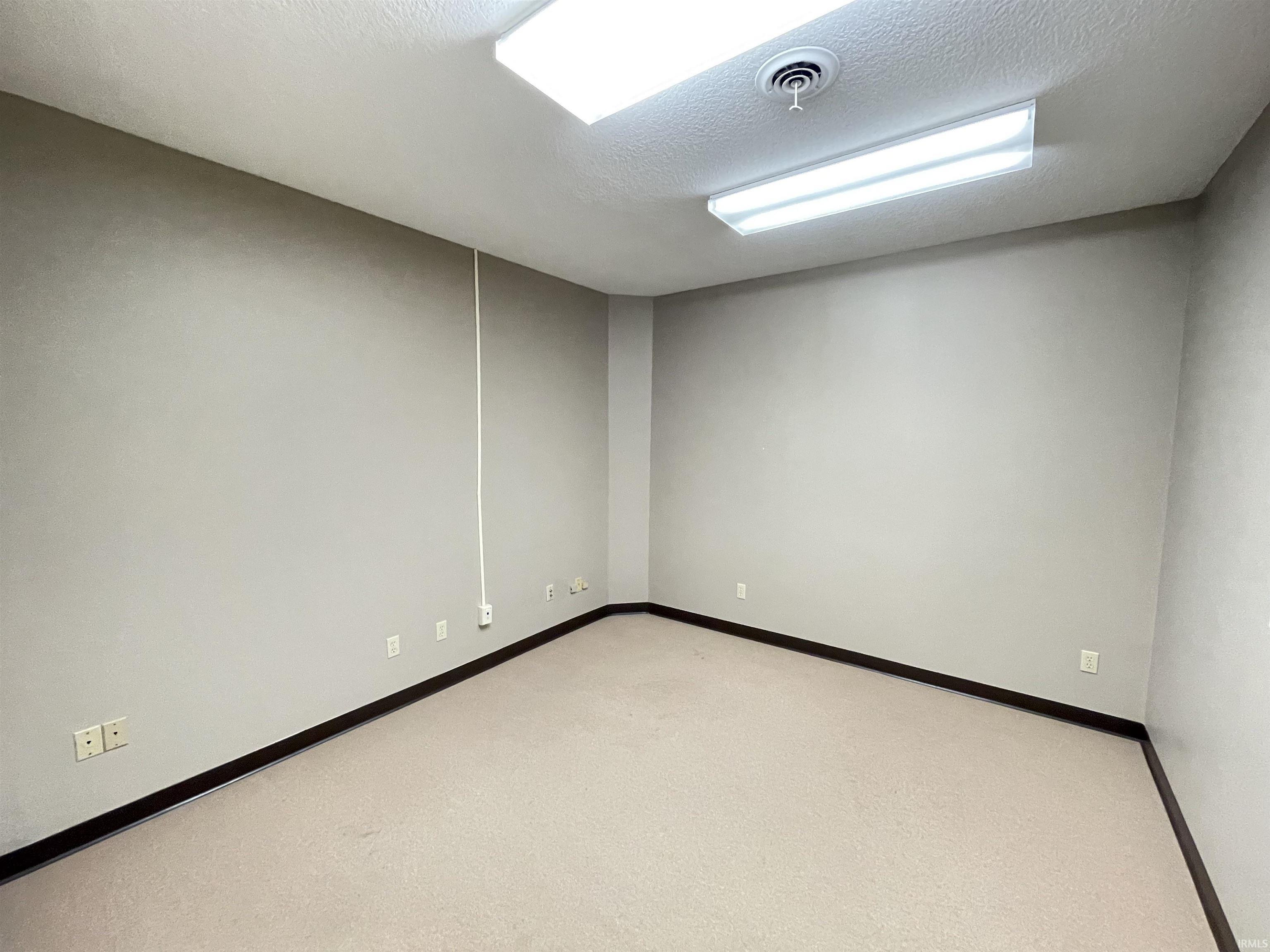 Photo 30 of 4011 W Jefferson Boulevard