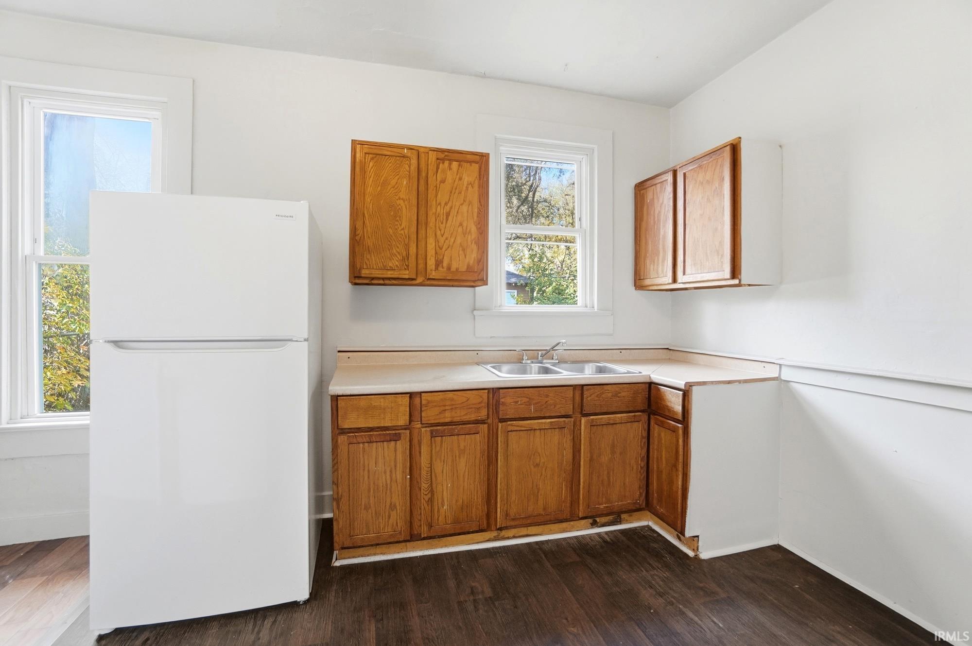 Photo 6 of 812 Huestis Avenue