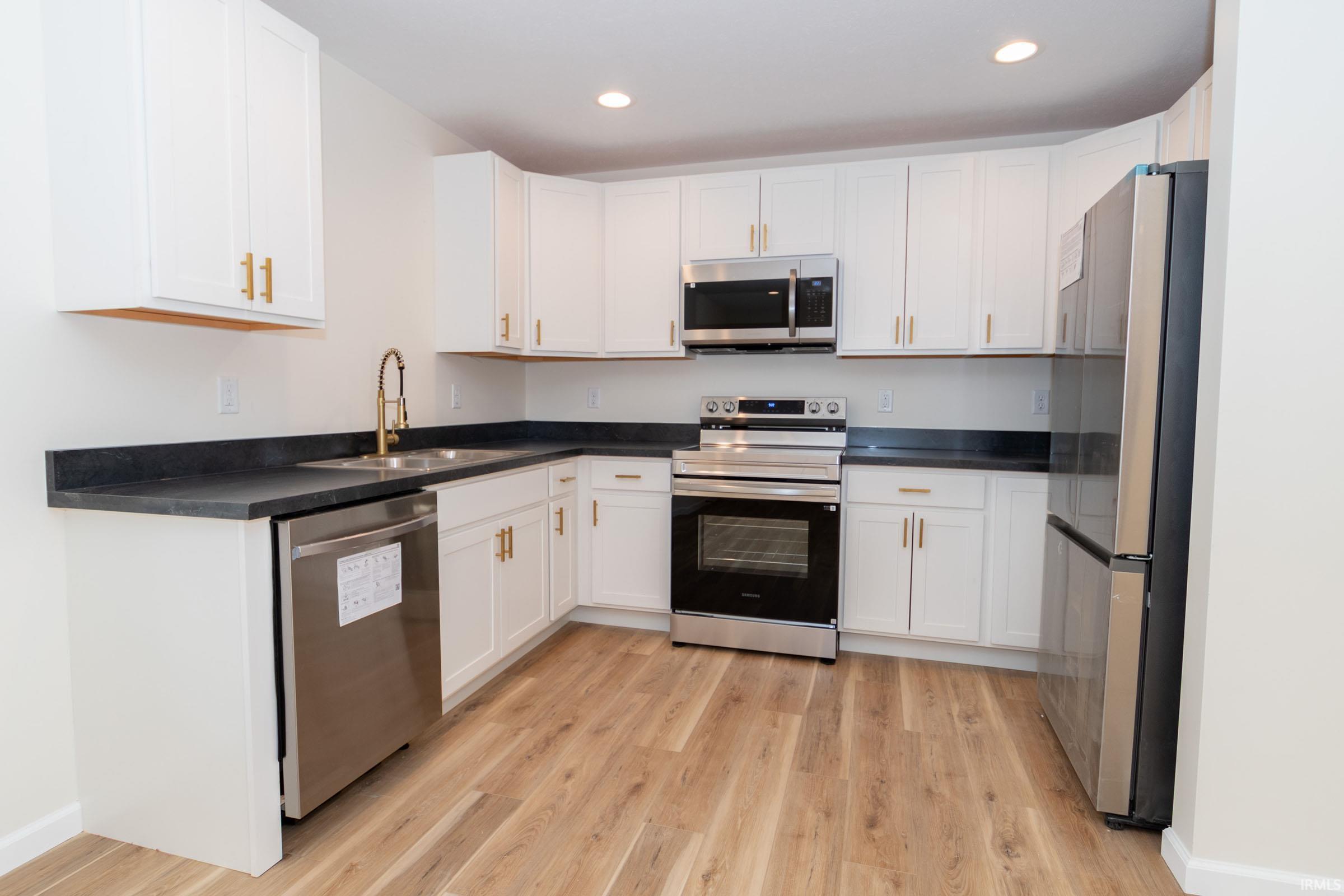 Photo 21 of 1105-1107 Edwardsburg Ave