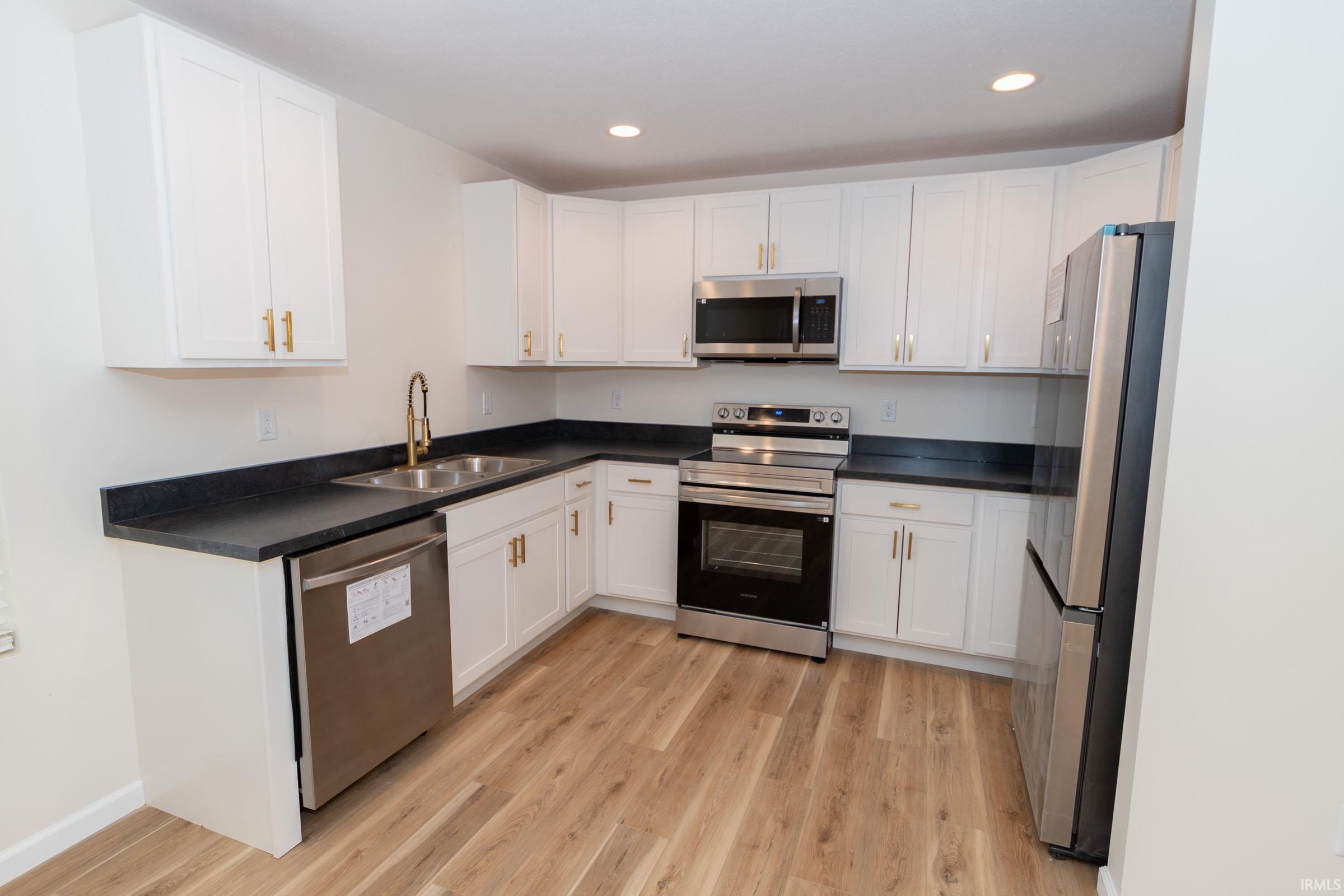 Photo 24 of 1105-1107 Edwardsburg Ave