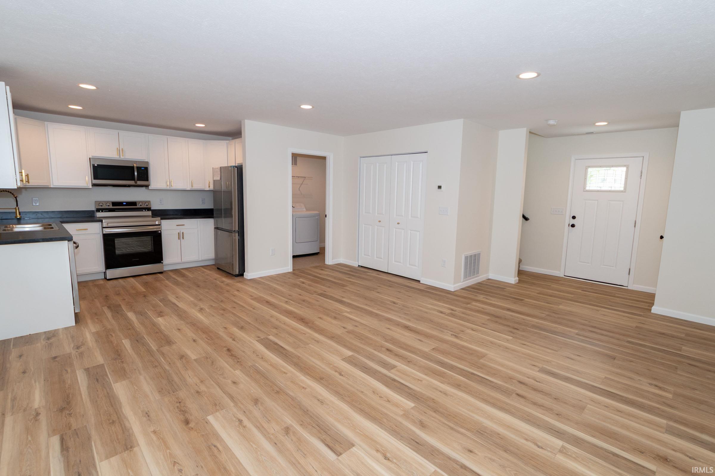 Photo 26 of 1105-1107 Edwardsburg Ave