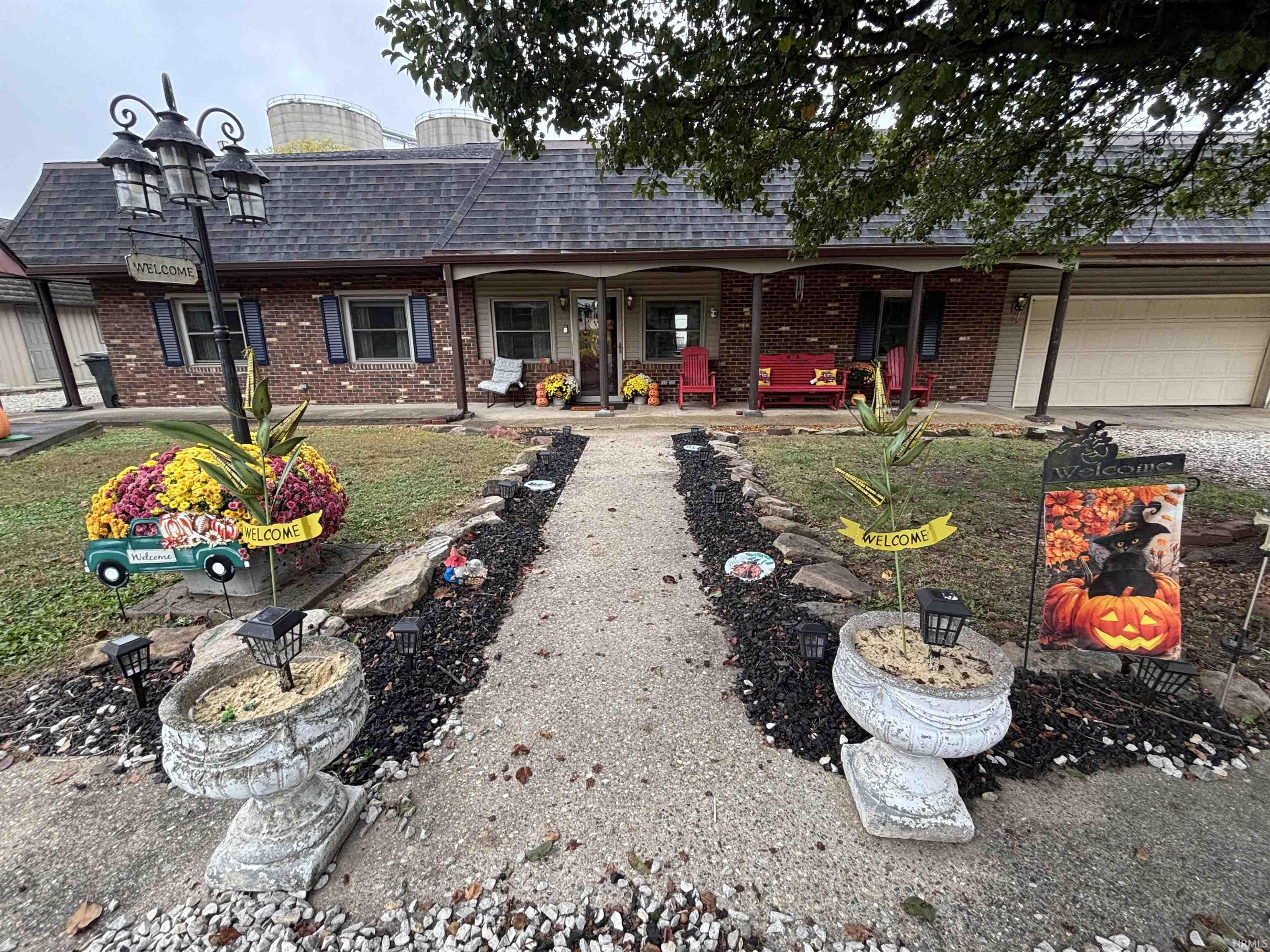 Homes for sale in Vincennes, IN | 106 E 16th St, Vincennes, IN 47591 | MLS# 202543759