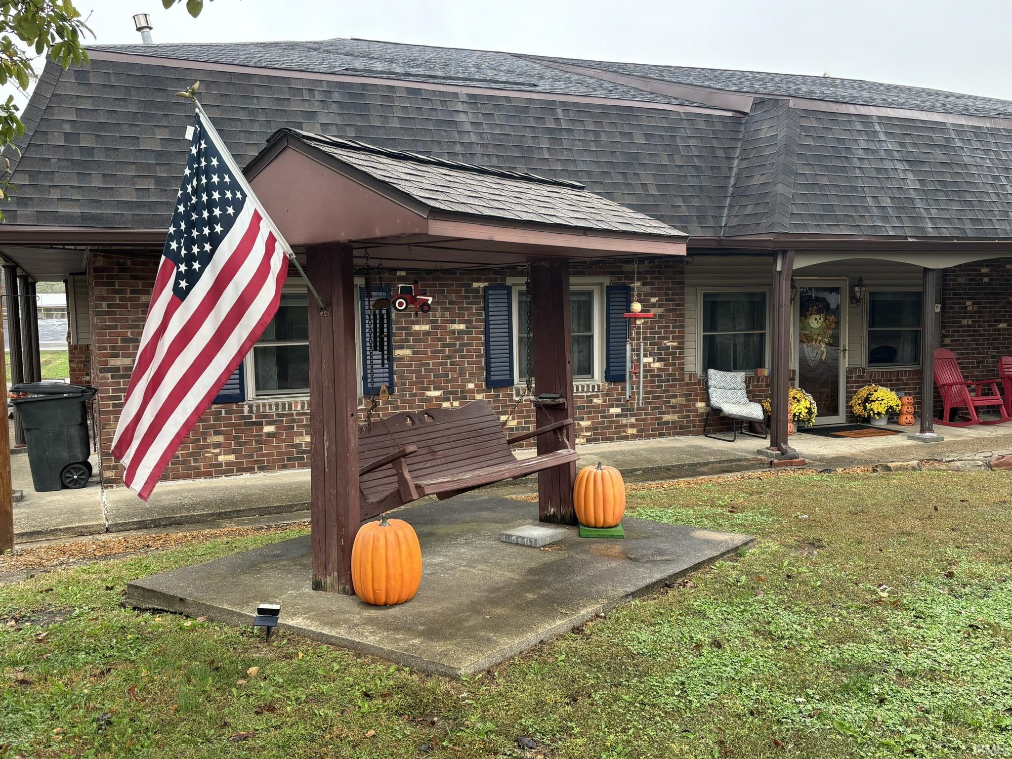 Homes for sale in Vincennes, IN | 106 E 16th St, Vincennes, IN 47591 | MLS# 202543759