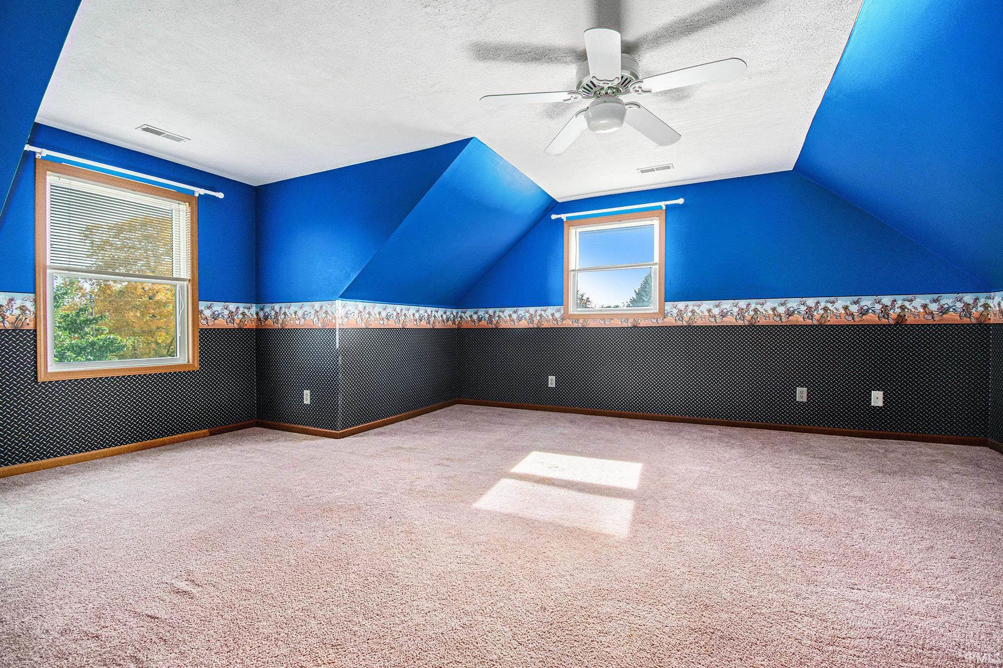 Photo 16 of 4363 N 700