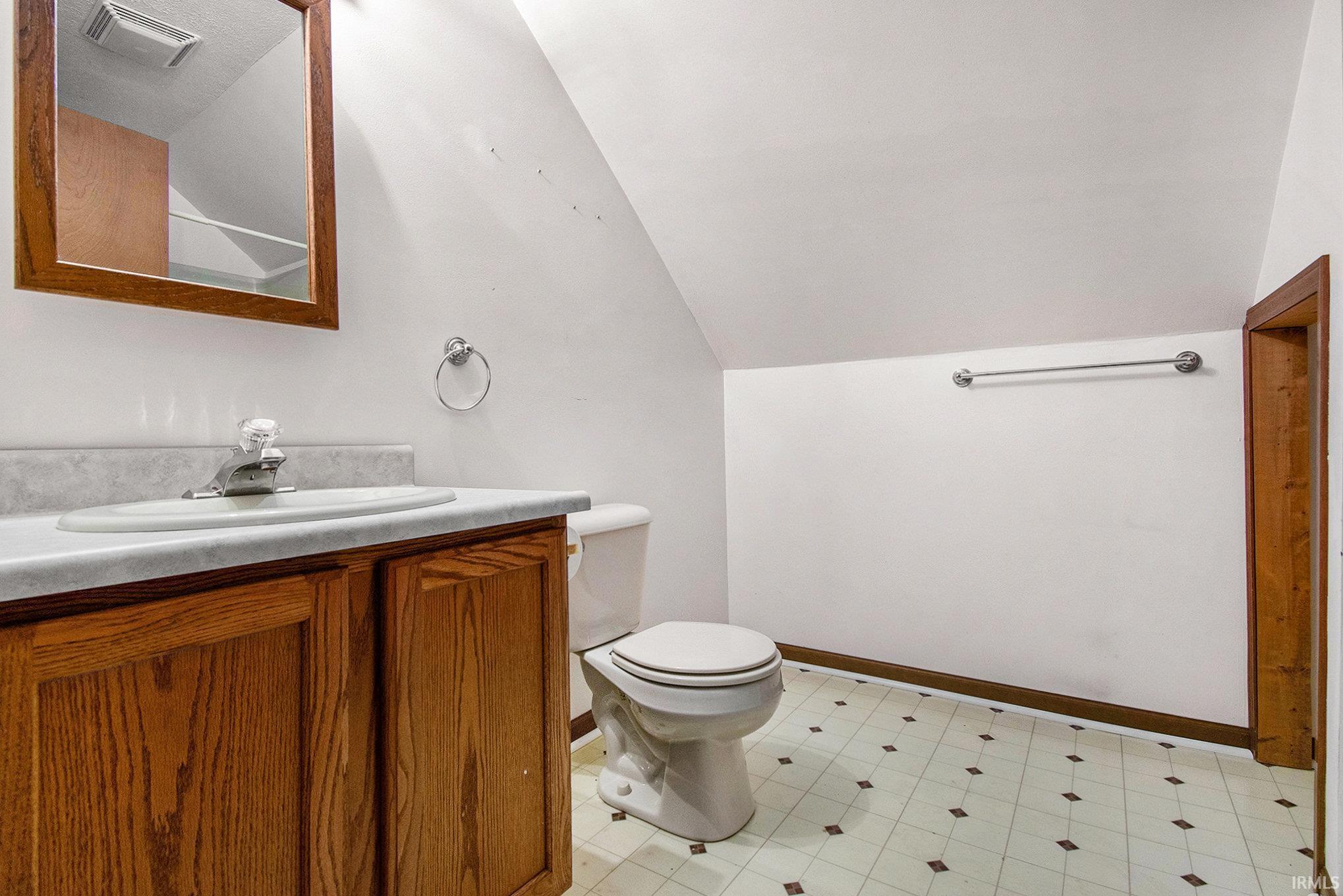 Photo 18 of 4363 N 700