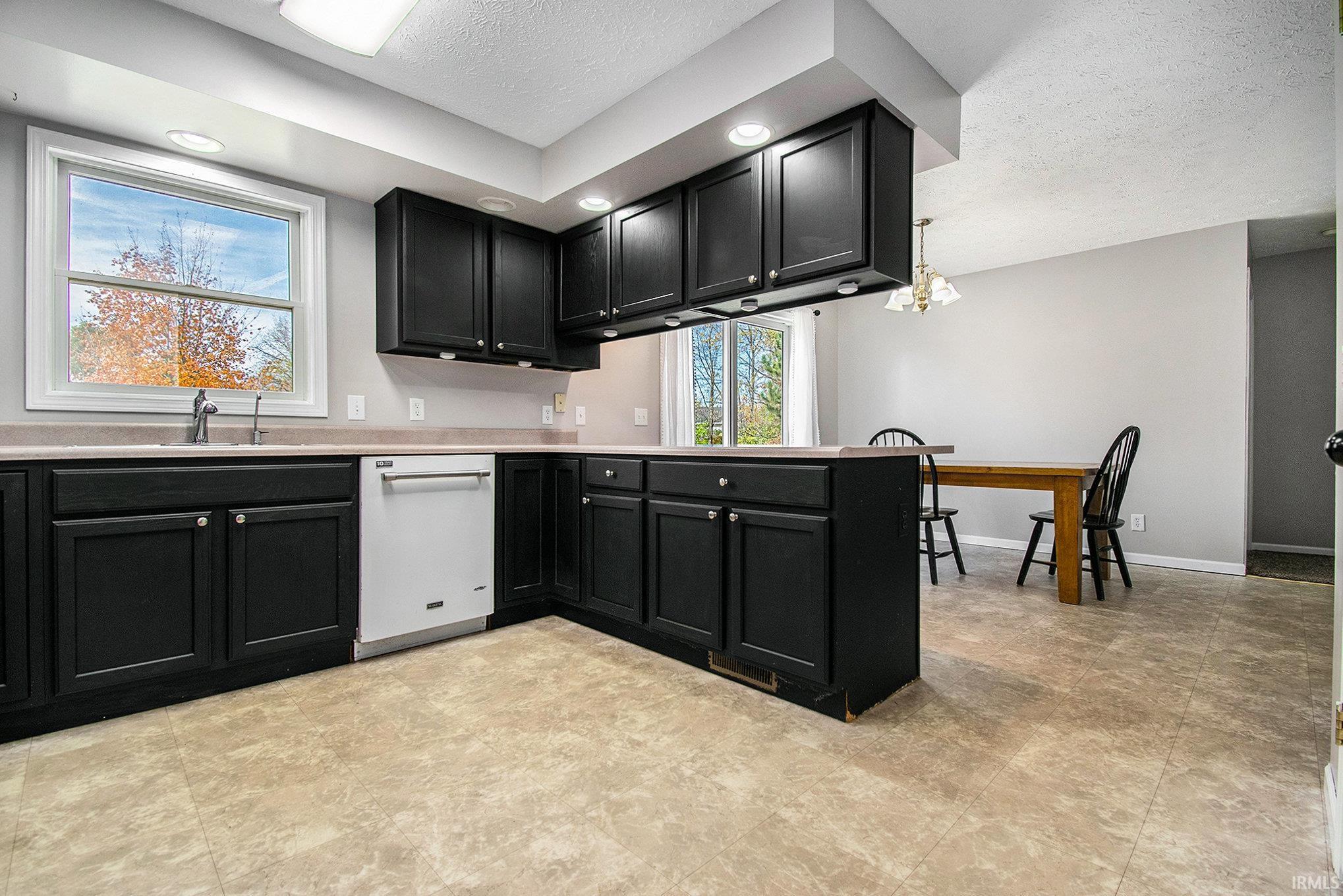 Photo 7 of 4363 N 700