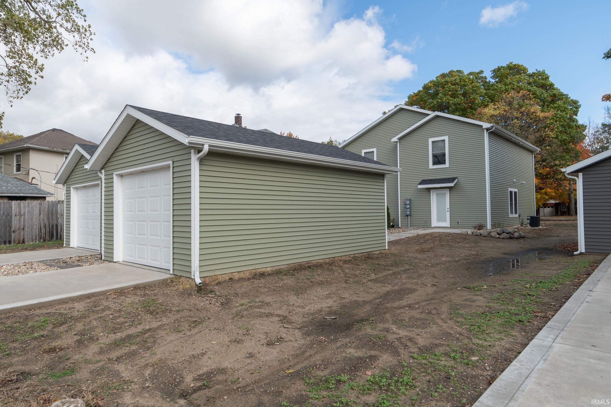 Photo 13 of 1117-1119 Edwardsburg Ave.