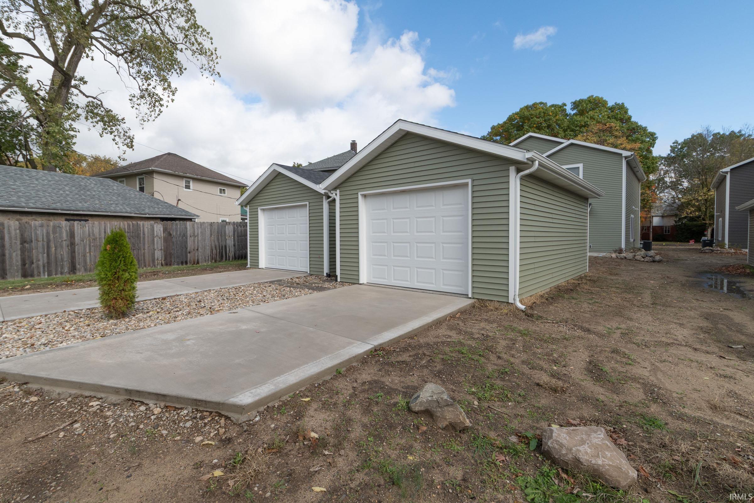 Photo 14 of 1117-1119 Edwardsburg Ave.