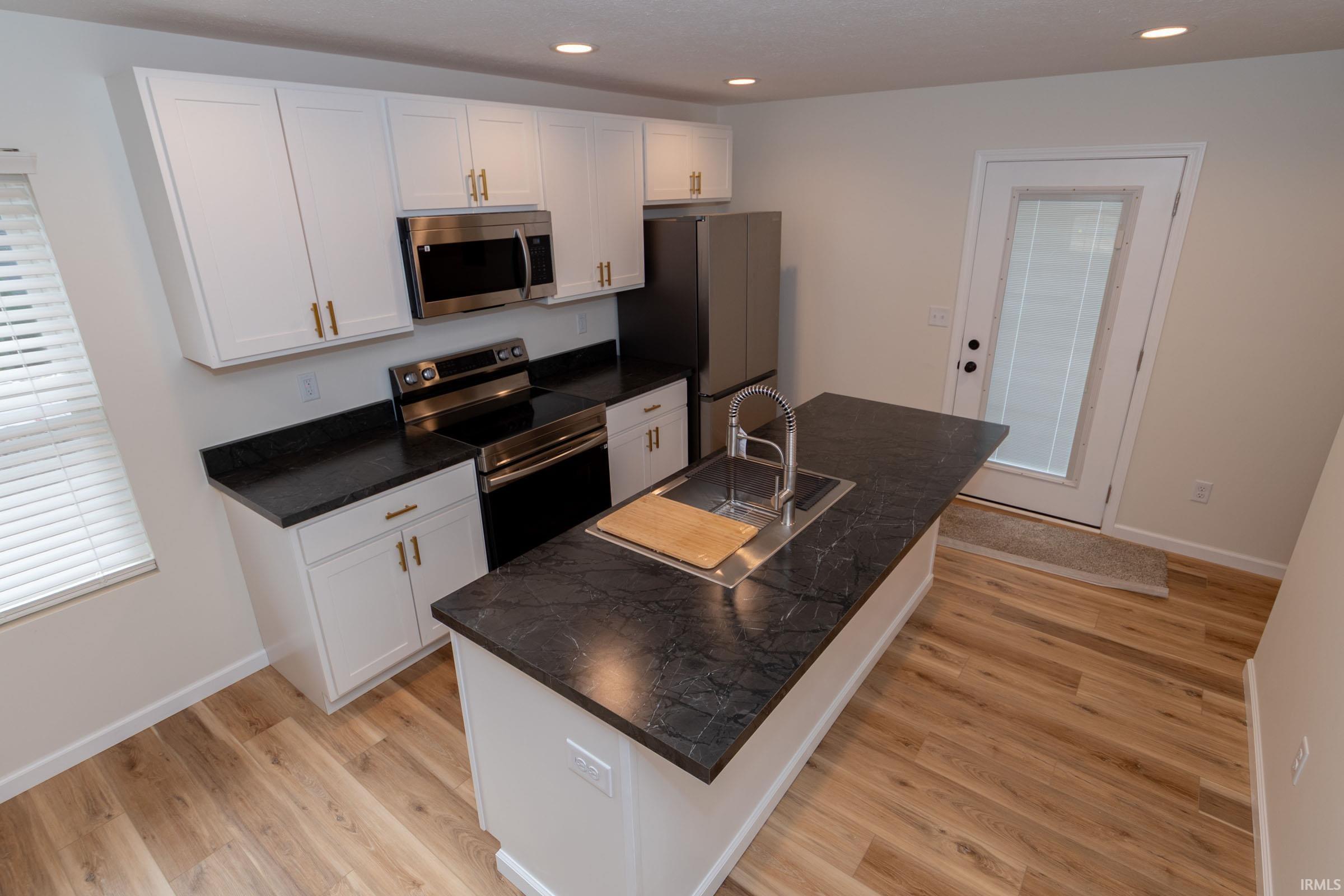 Photo 2 of 1117-1119 Edwardsburg Ave.