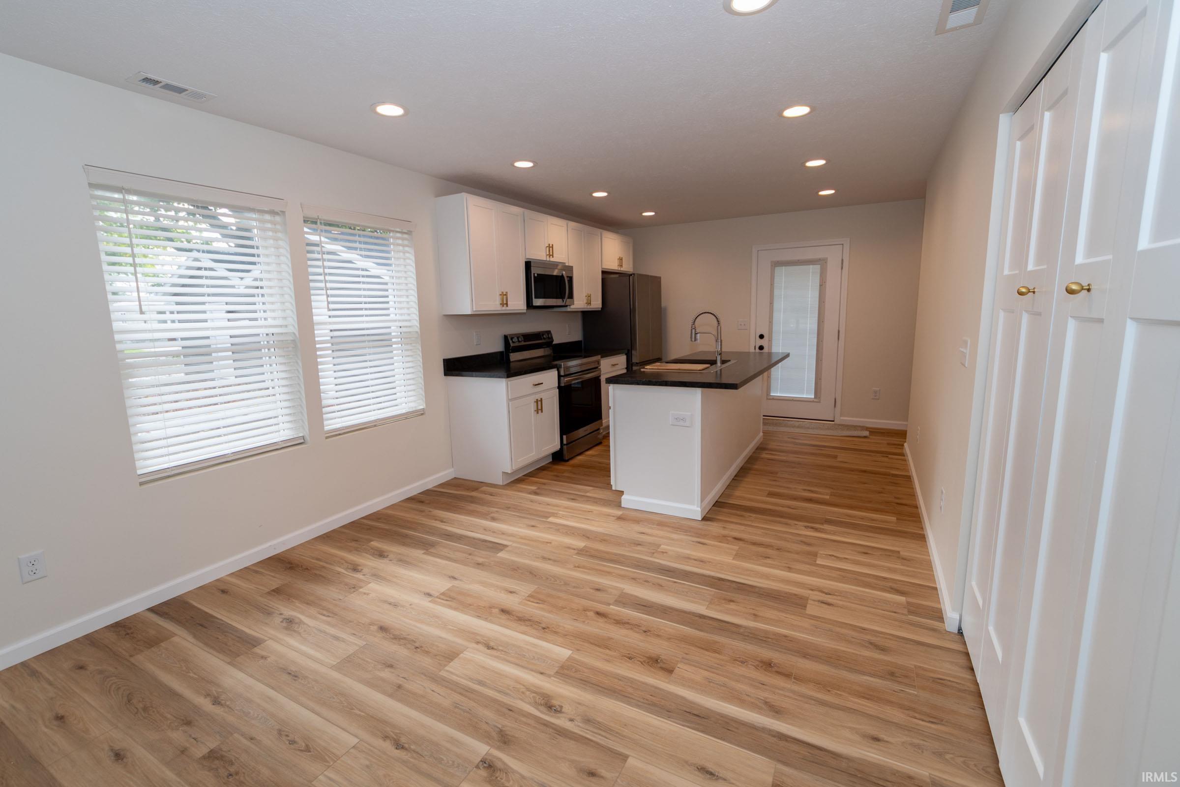 Photo 20 of 1117-1119 Edwardsburg Ave.