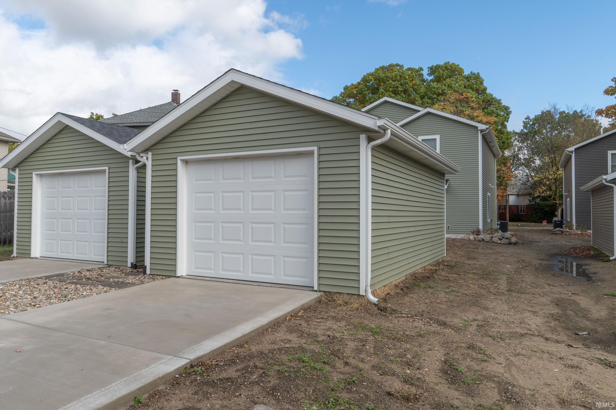 Photo 5 of 1117-1119 Edwardsburg Ave.