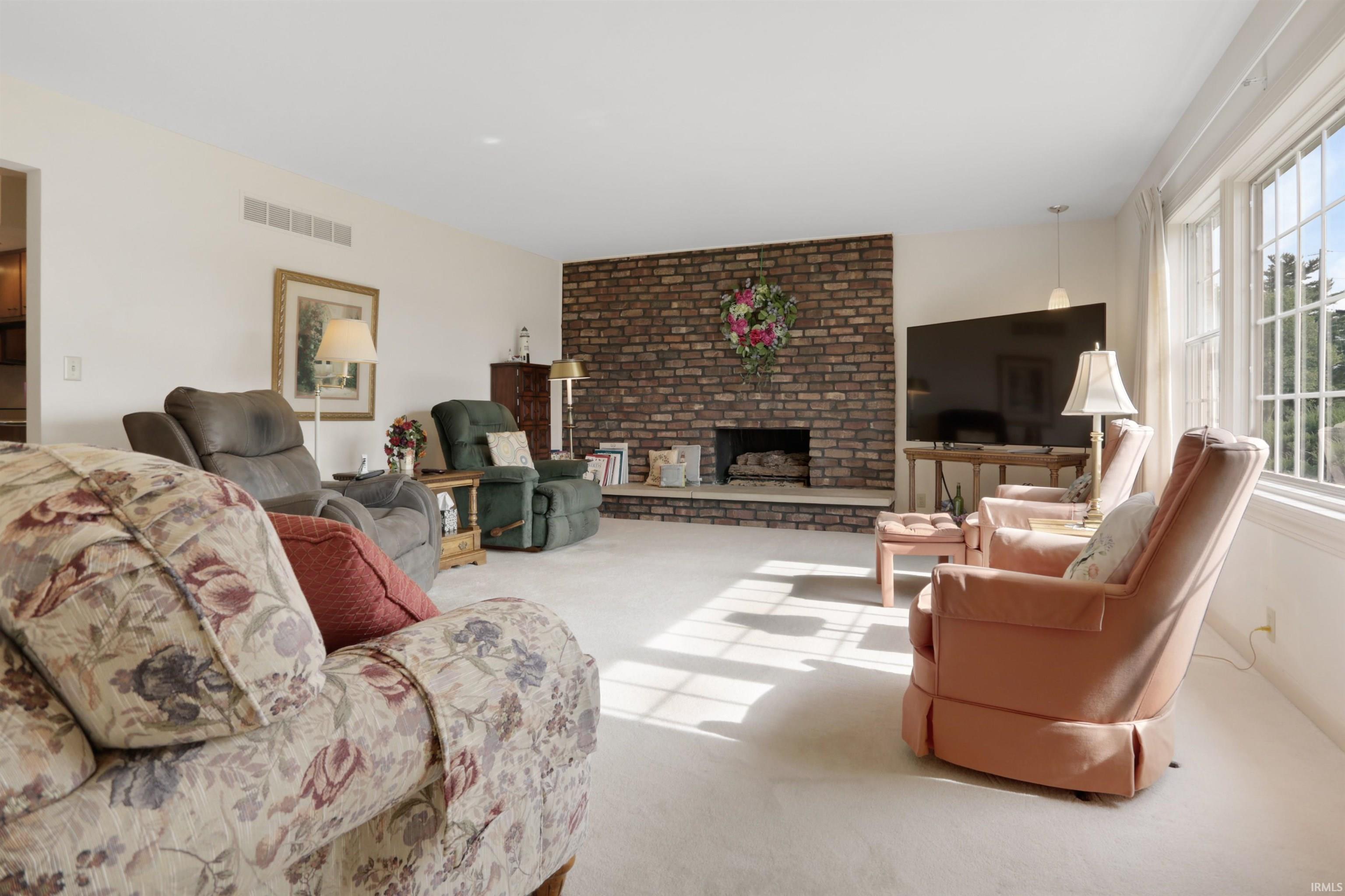 Homes for sale in Newburgh, IN | 6977 Boyer Rd, Newburgh, IN 47630 | MLS# 202543781