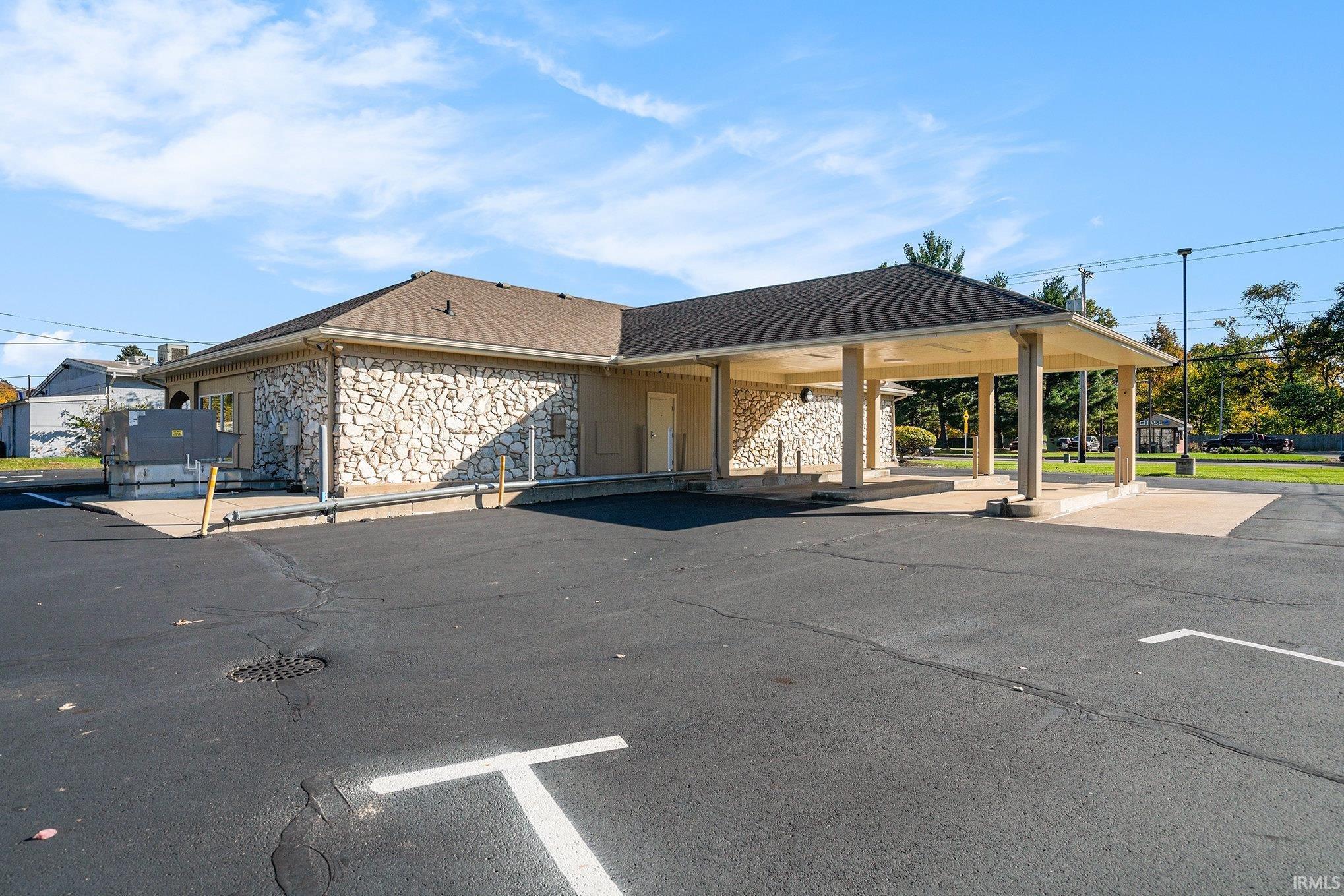 Photo 21 of 1842 E Bristol Street