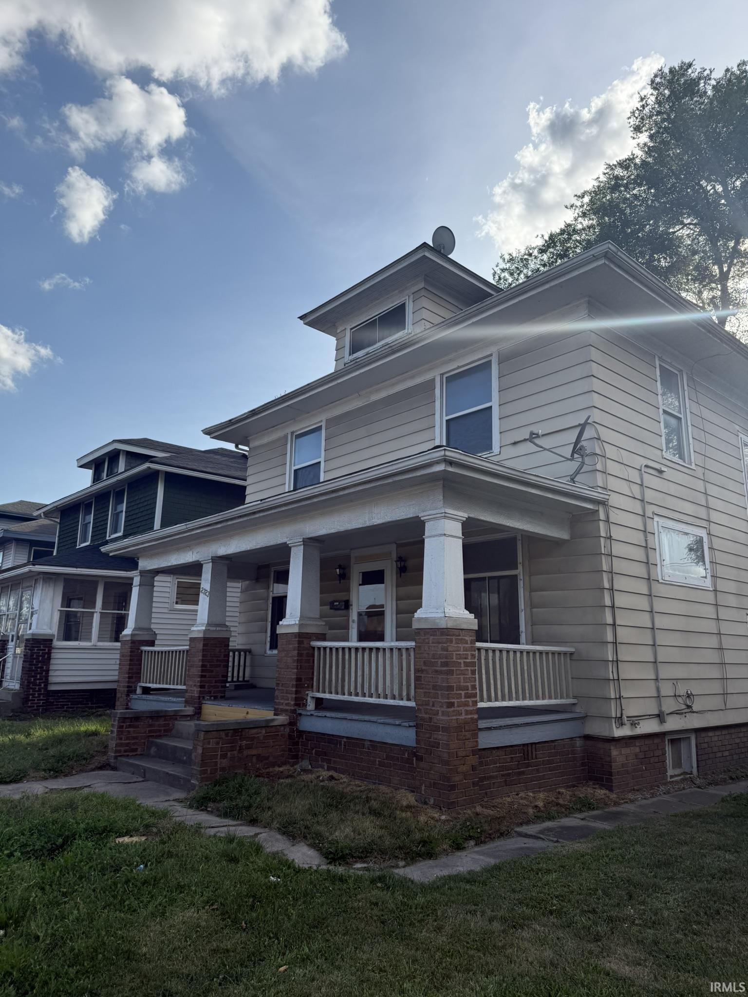 Photo 1 of 2323 N Clinton Street