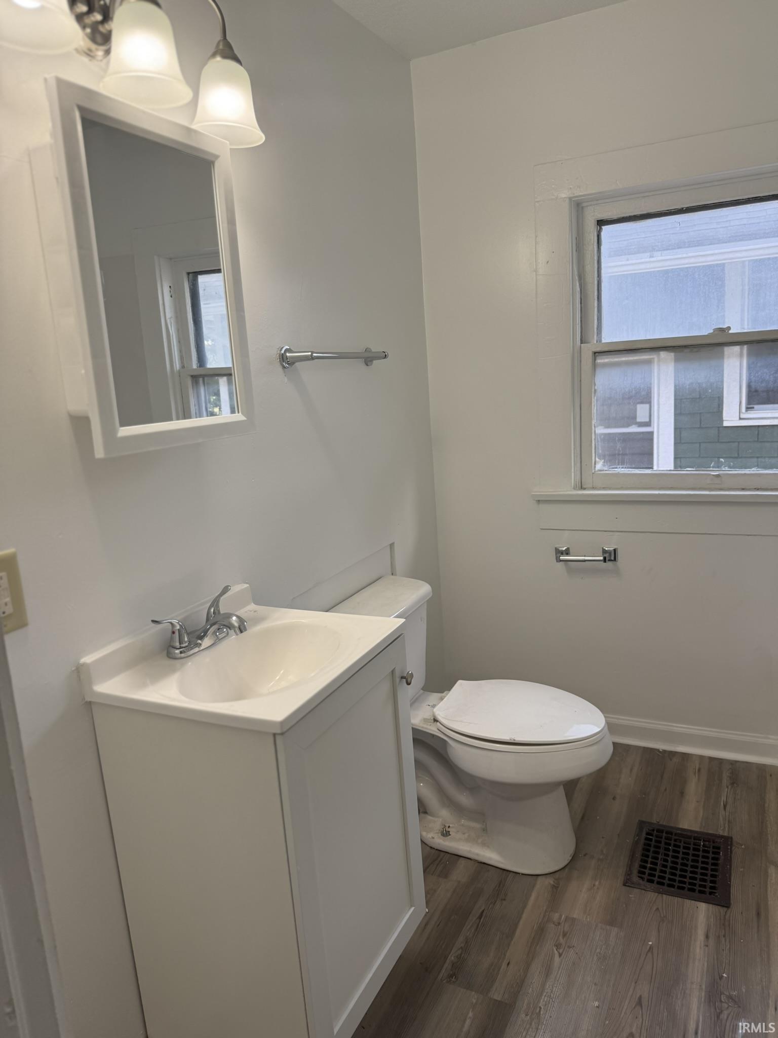 Photo 17 of 2323 N Clinton Street