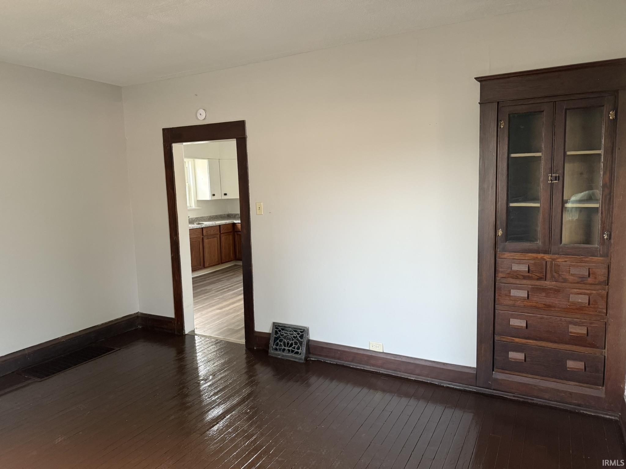 Photo 4 of 2323 N Clinton Street