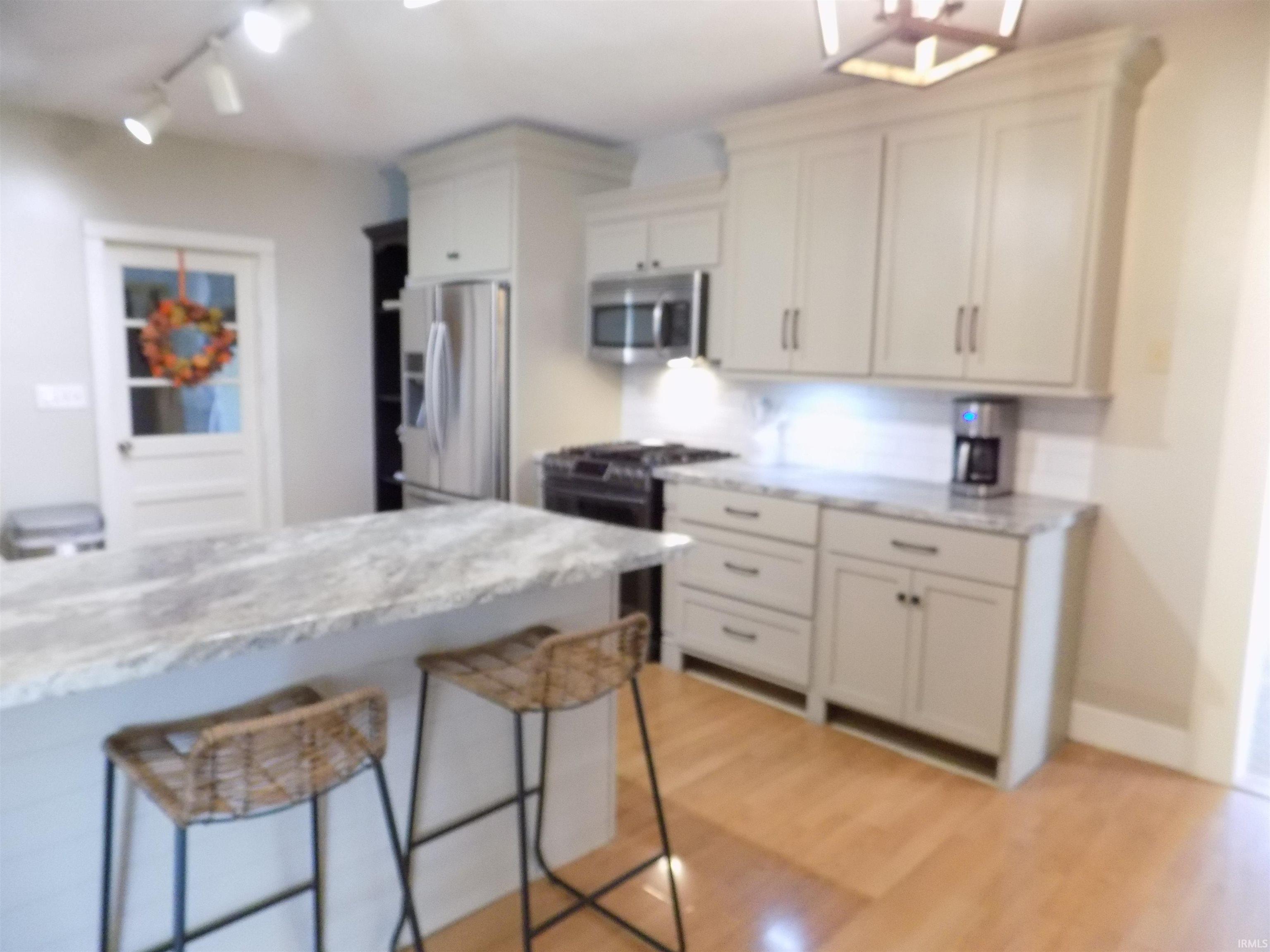 Photo 10 of 715 N Seminary Street