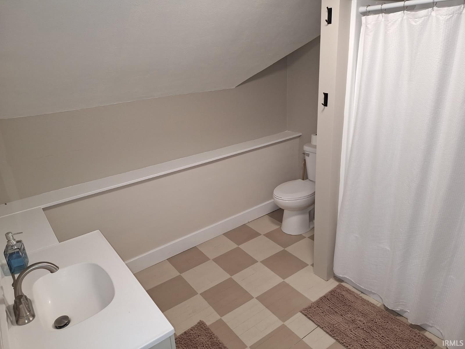 Photo 23 of 715 N Seminary Street