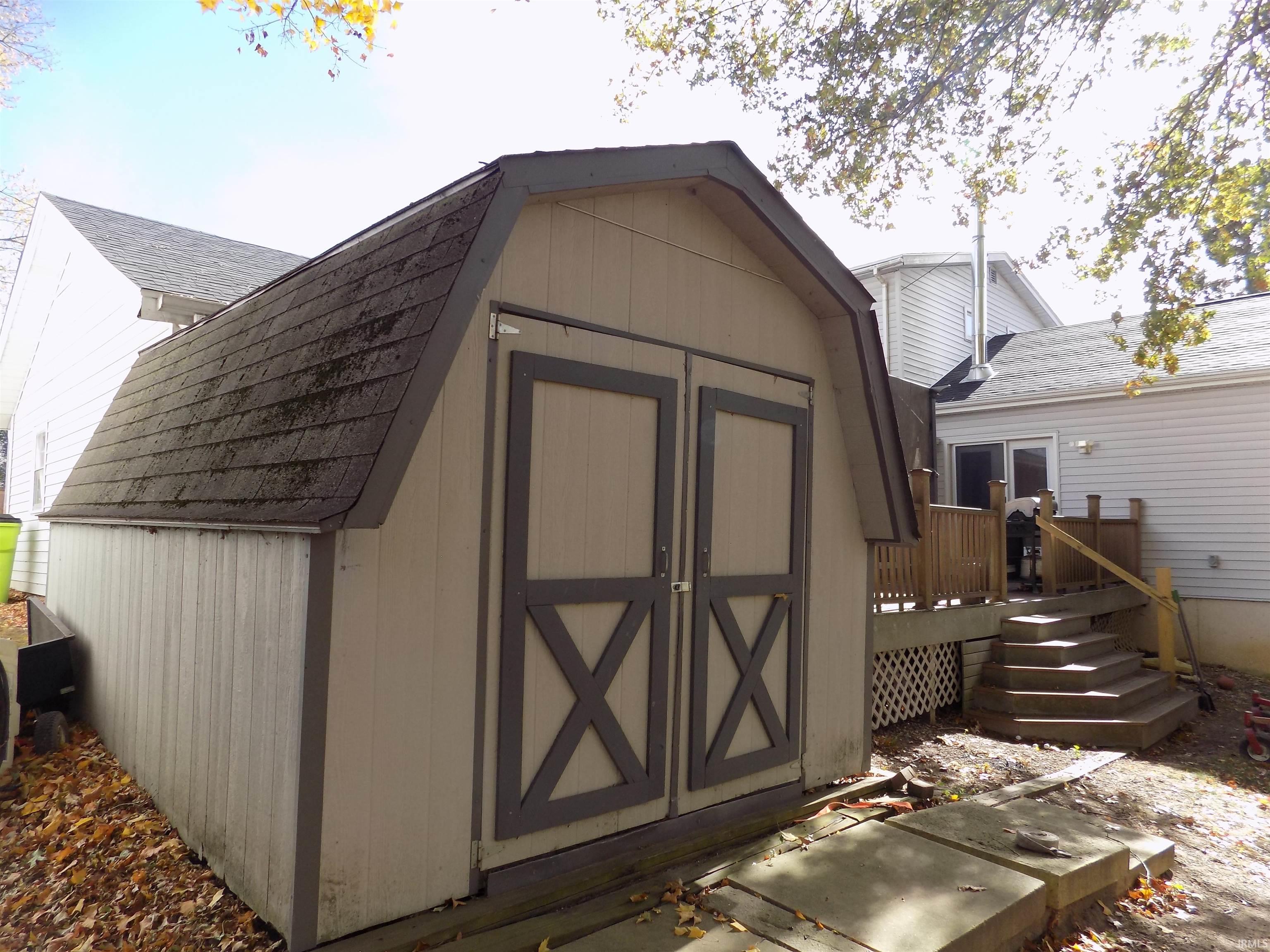 Photo 31 of 715 N Seminary Street