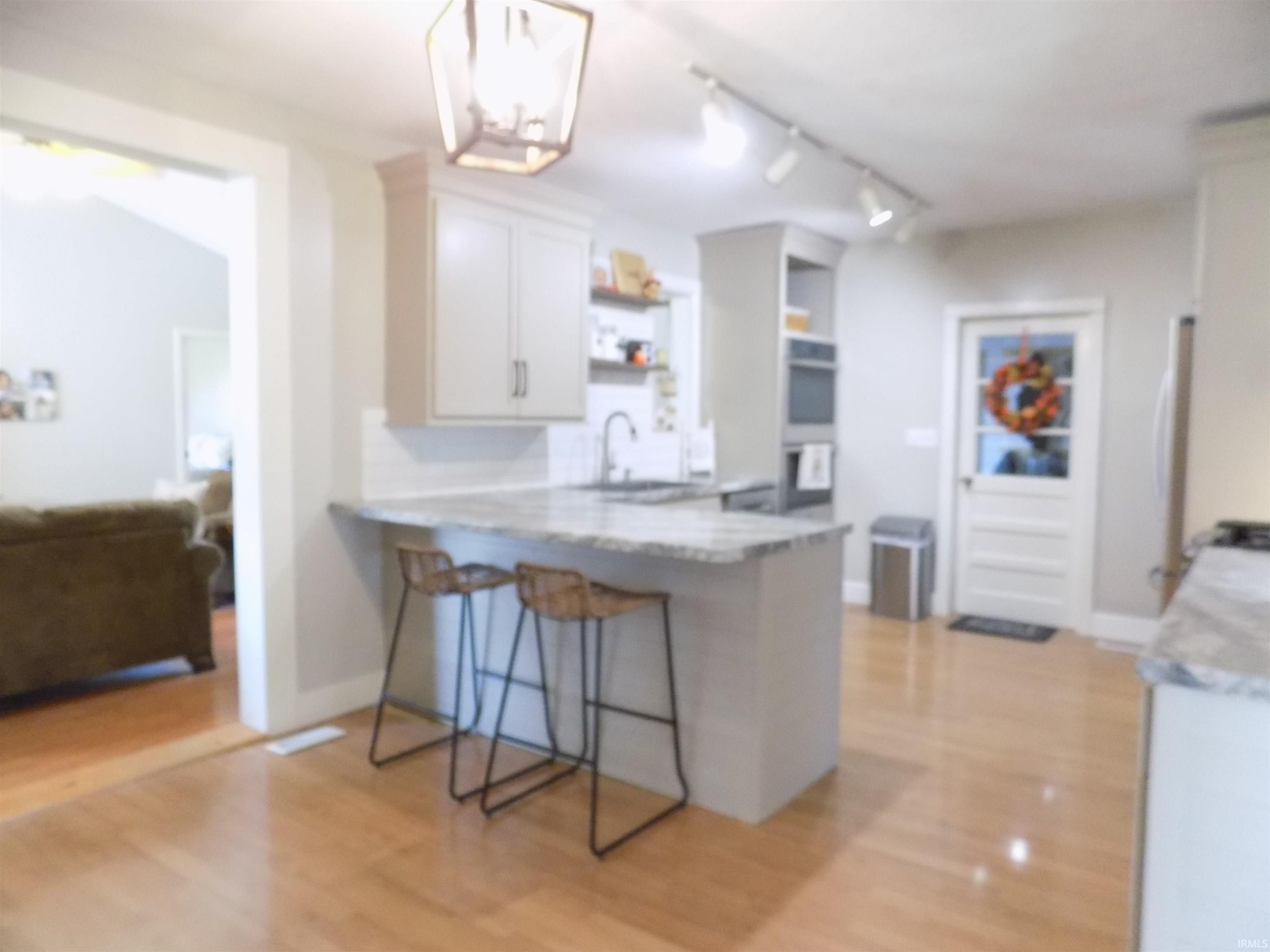 Photo 6 of 715 N Seminary Street