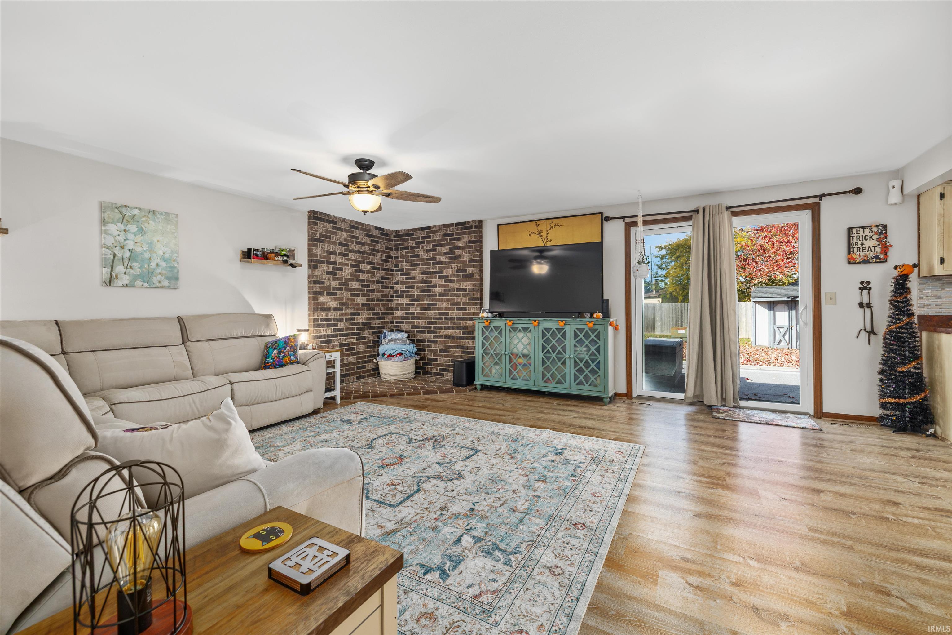 Photo 4 of 601 Iwo Street