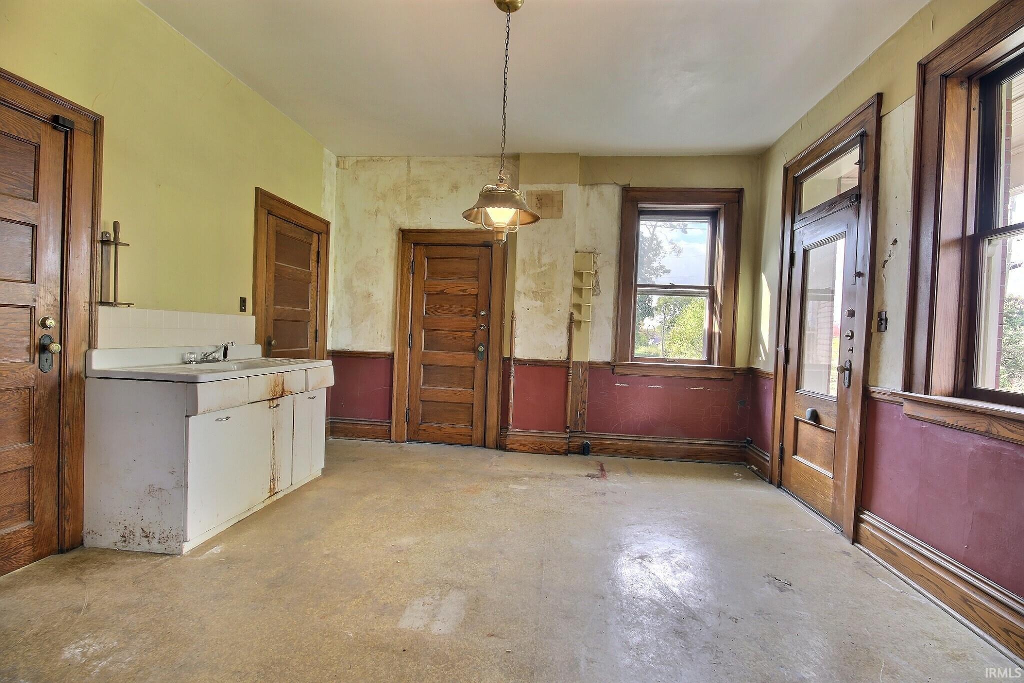 Photo 13 of 4426 S Calhoun Street