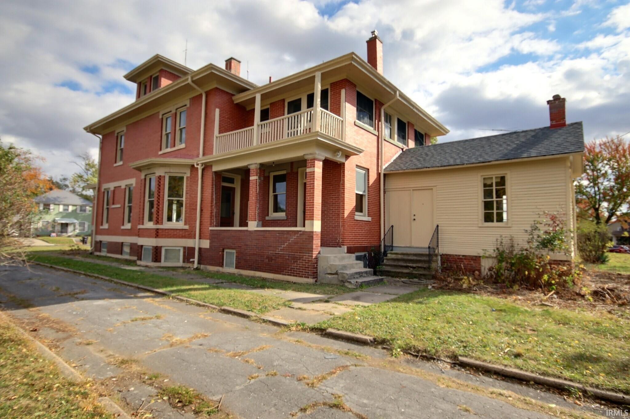 Photo 2 of 4426 S Calhoun Street