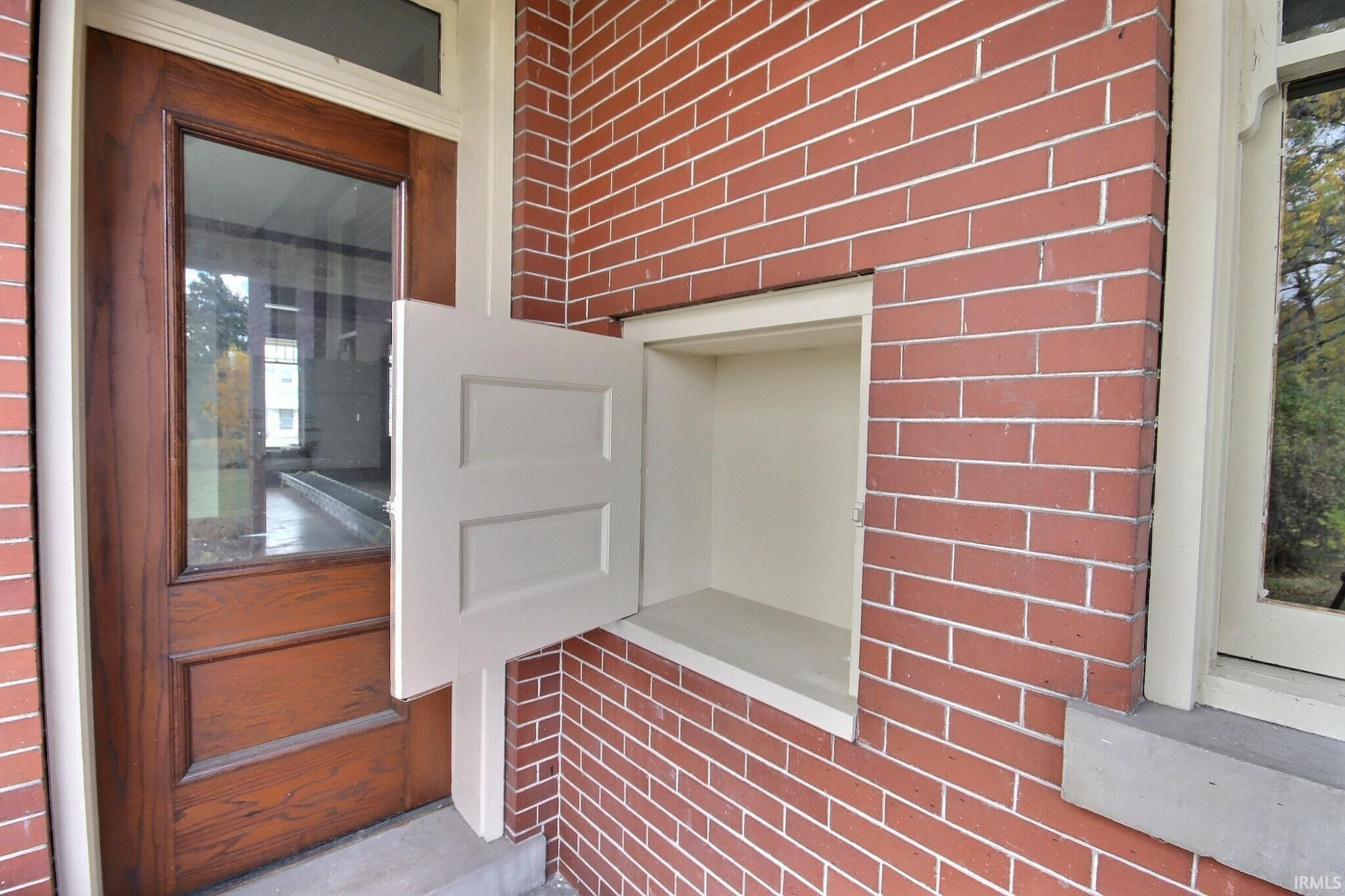 Photo 4 of 4426 S Calhoun Street