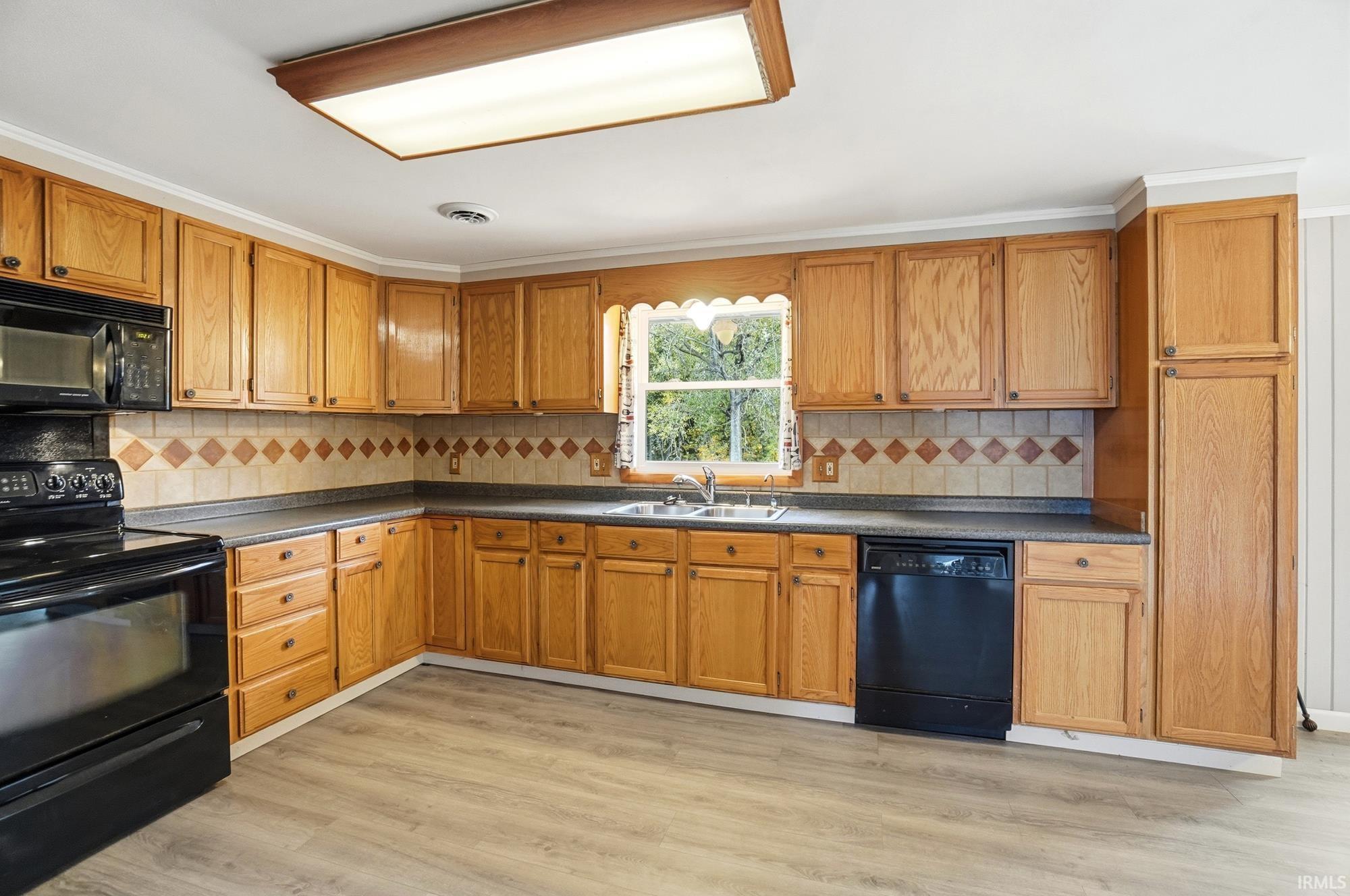 Photo 11 of 4395 E Lincolnway Road