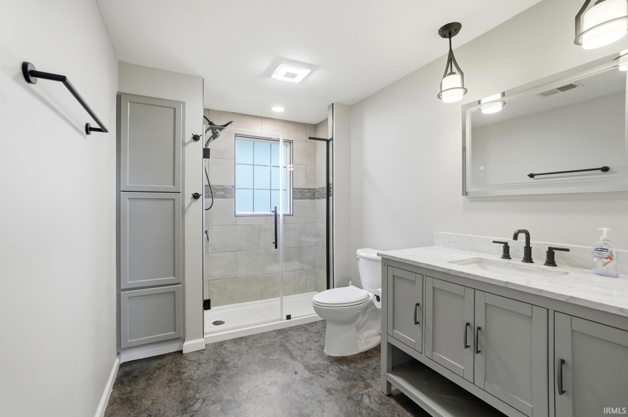 Photo 19 of 4395 E Lincolnway Road