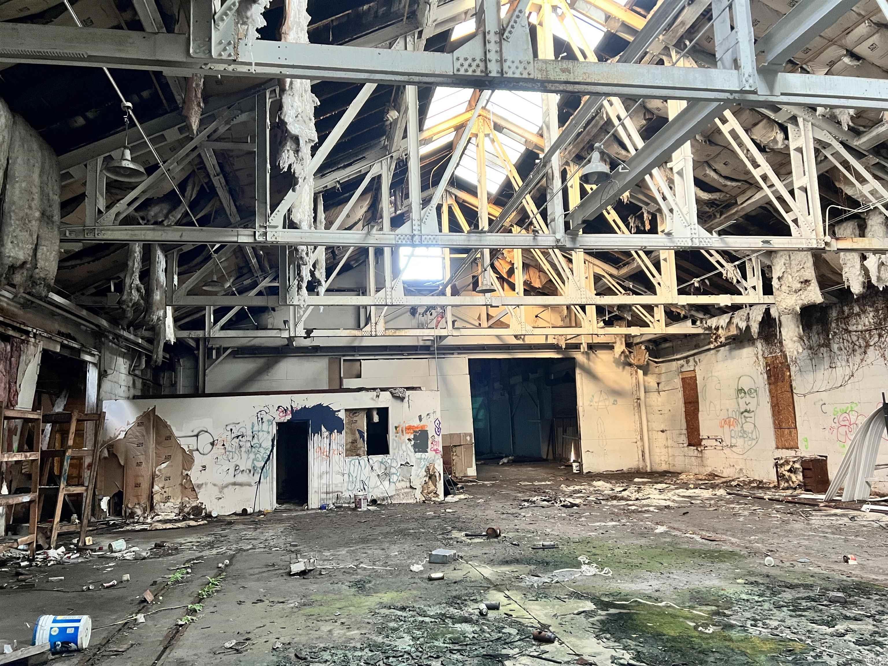 Photo 18 of 929 N Michigan Street