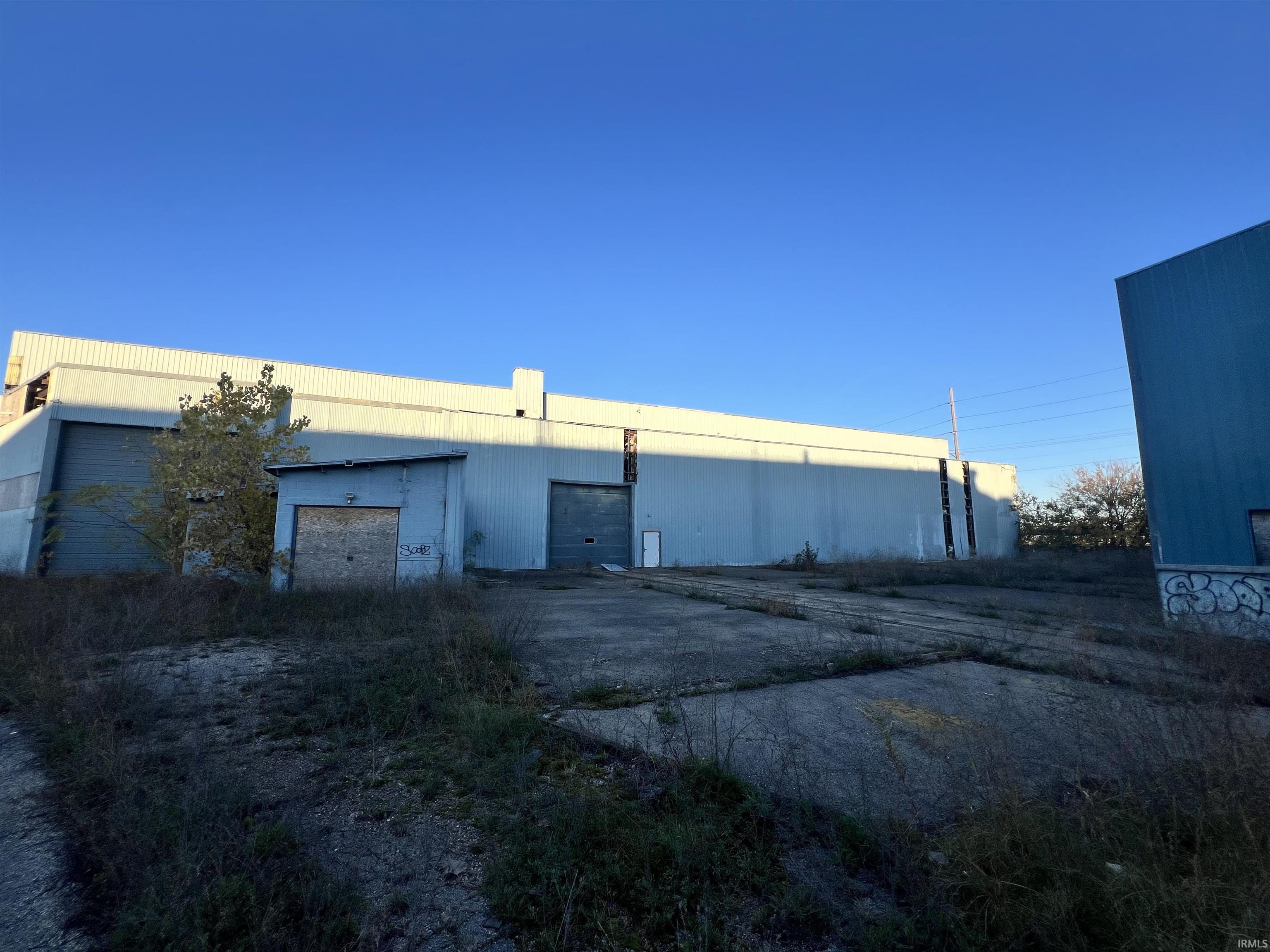 Photo 4 of 929 N Michigan Street