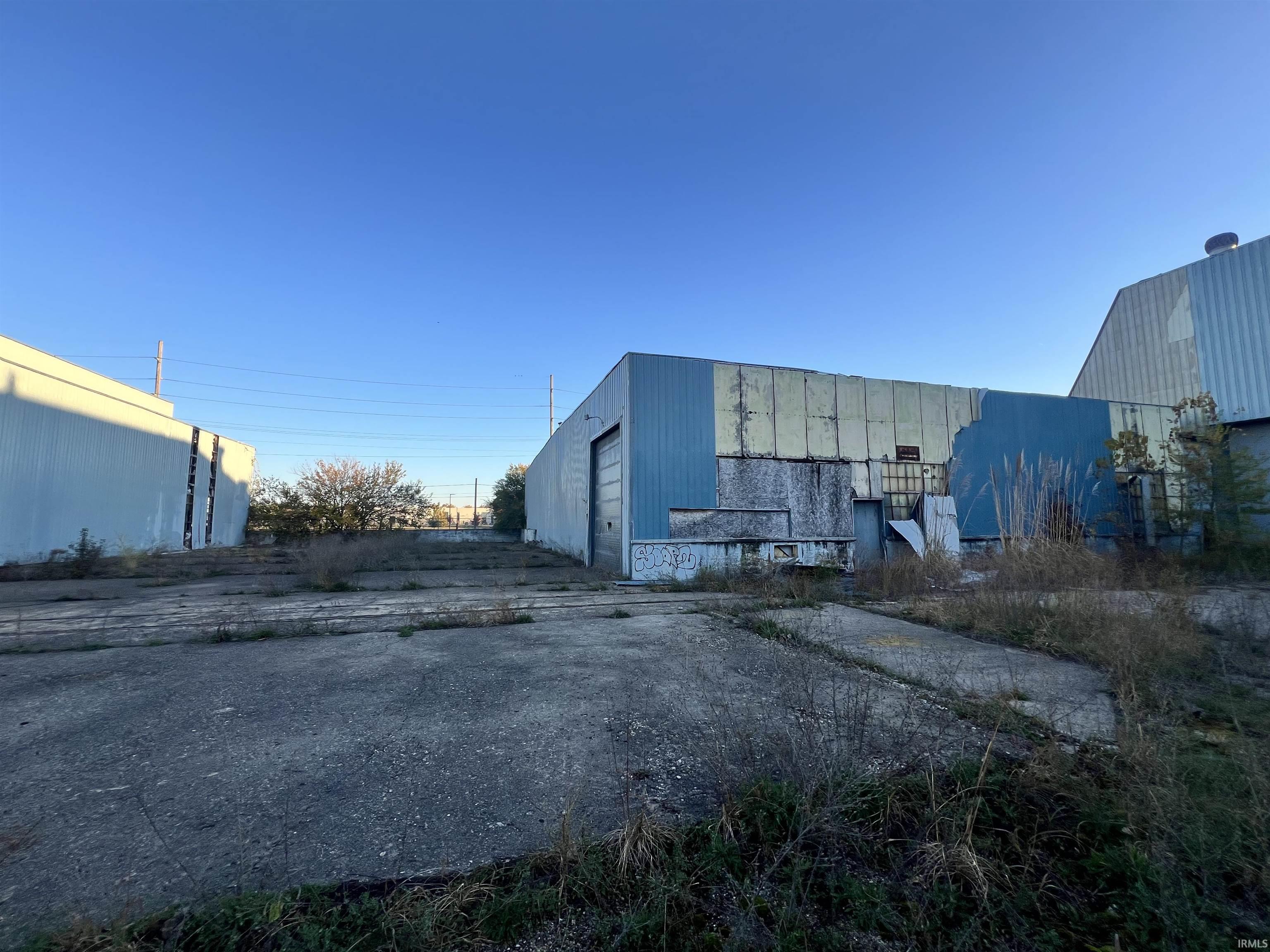 Photo 5 of 929 N Michigan Street