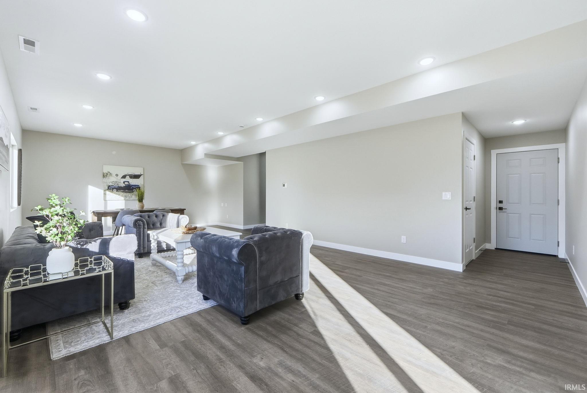 Photo 4 of 2812 Drexel Avenue