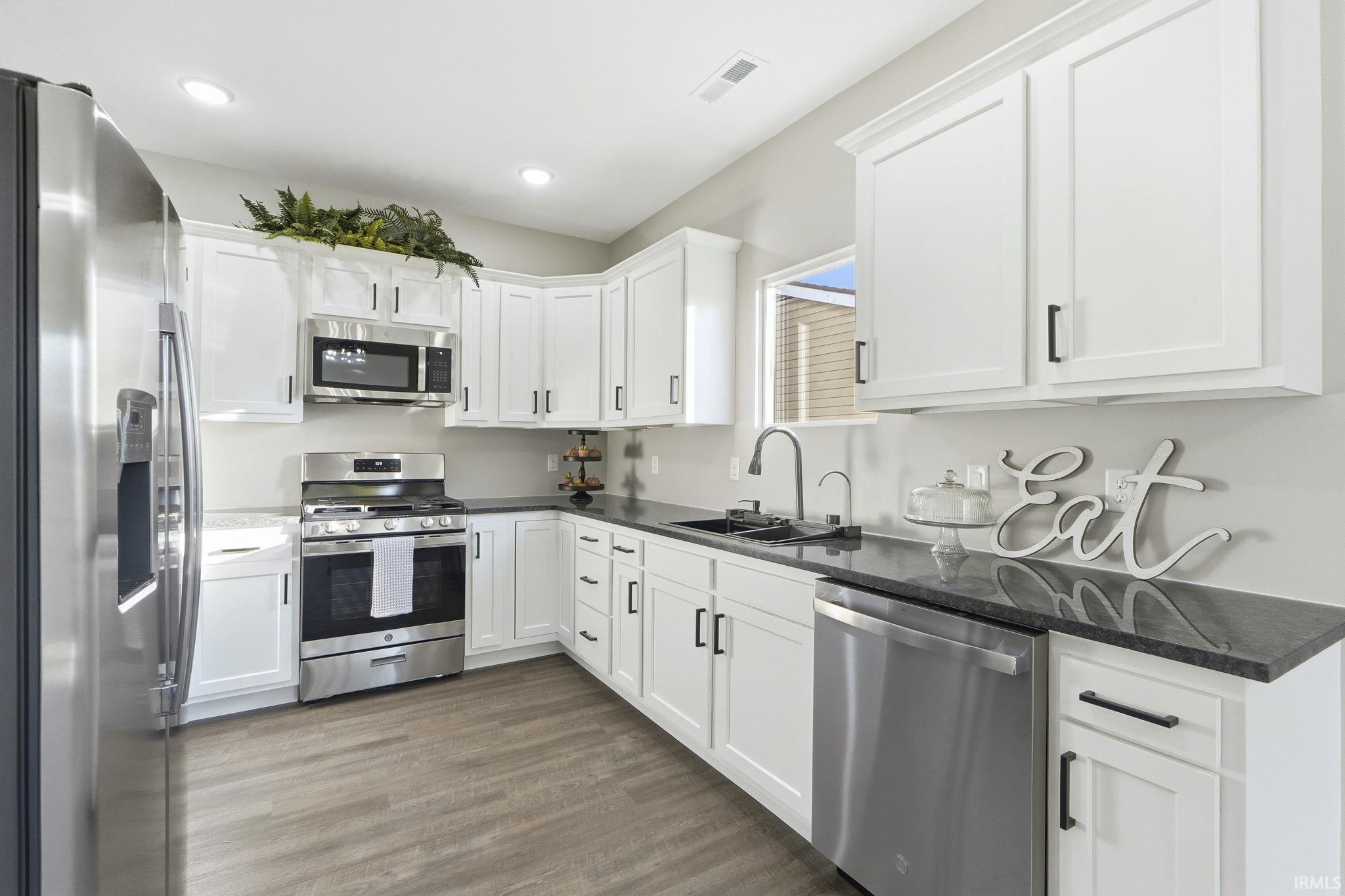 Photo 9 of 2812 Drexel Avenue