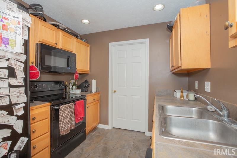 Homes for sale in Newburgh, IN | 8875 Bahama Cove, Newburgh, IN 47630 | MLS# 202543916