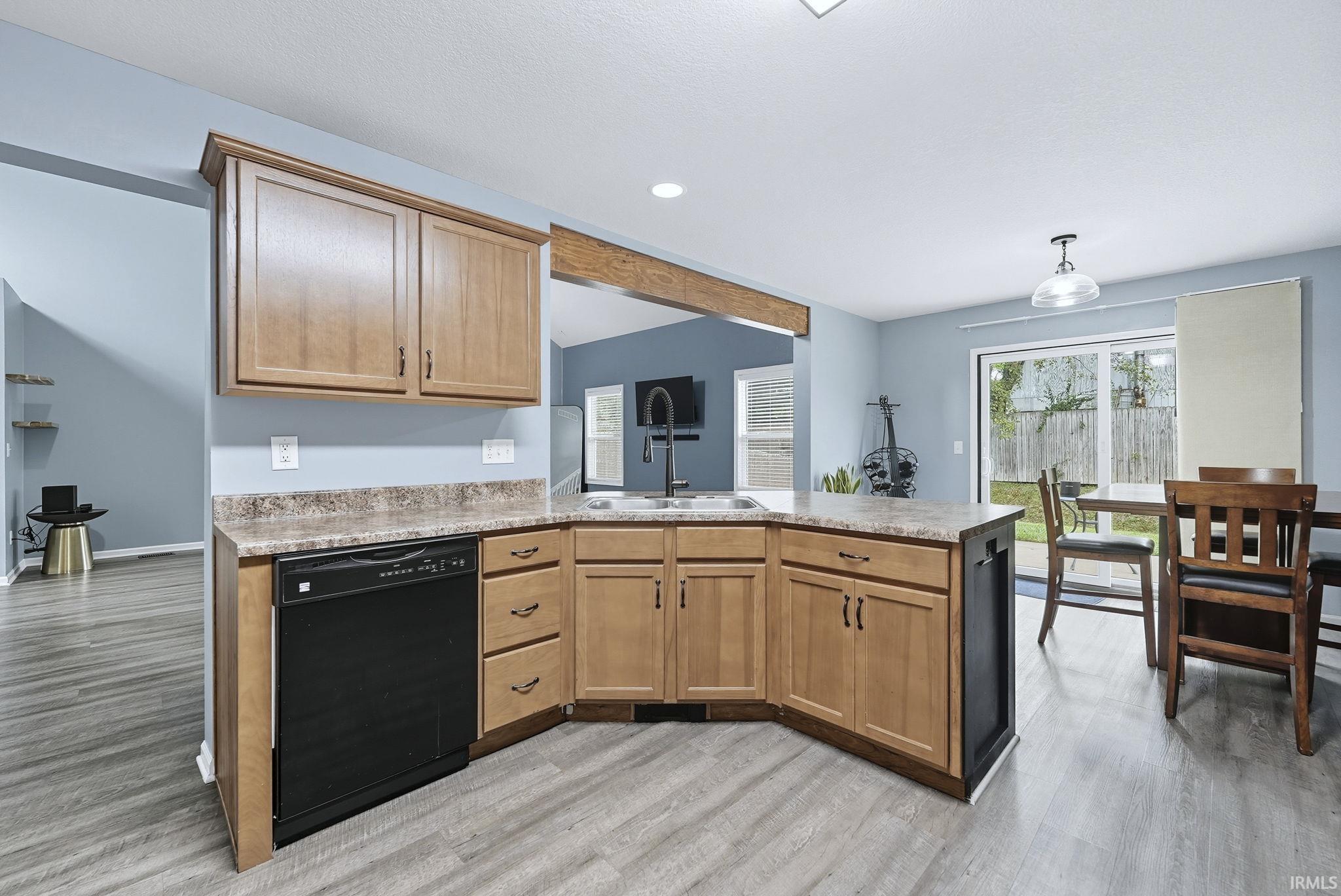 Photo 9 of 15330 Cypress Pointe Drive