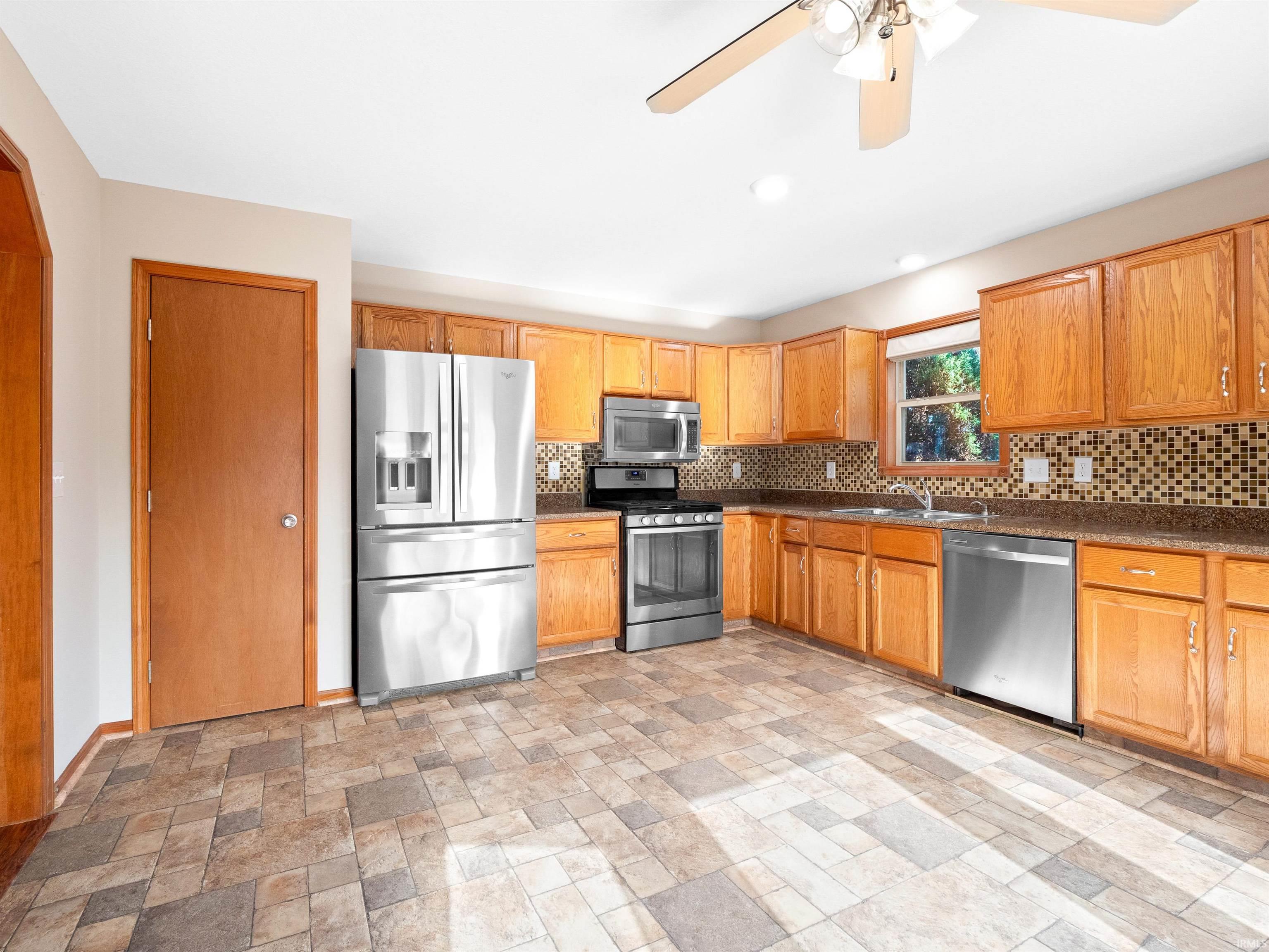 Photo 13 of 1905 Maple Lane