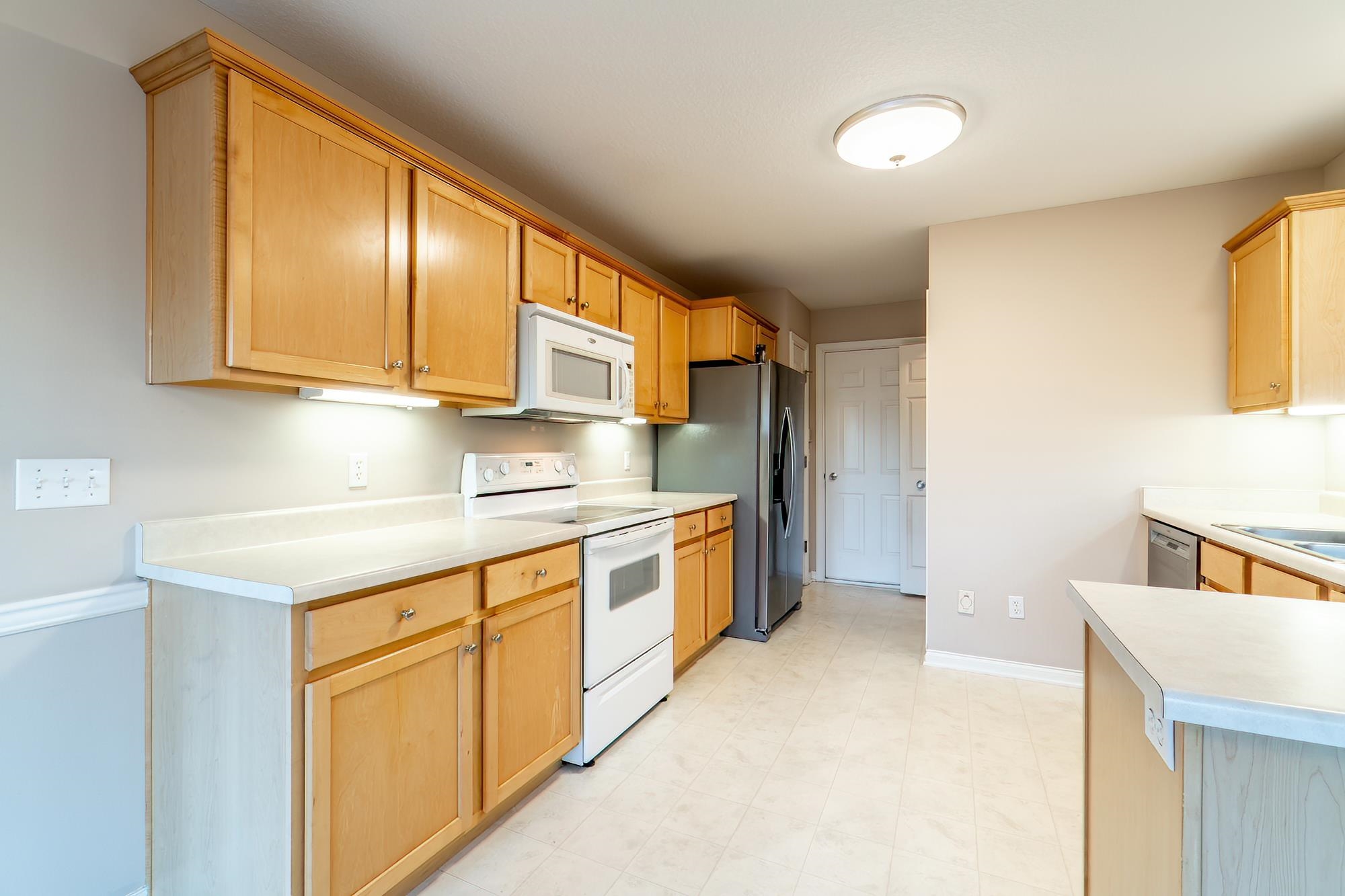 Photo 12 of 6717 Creekwood Lane