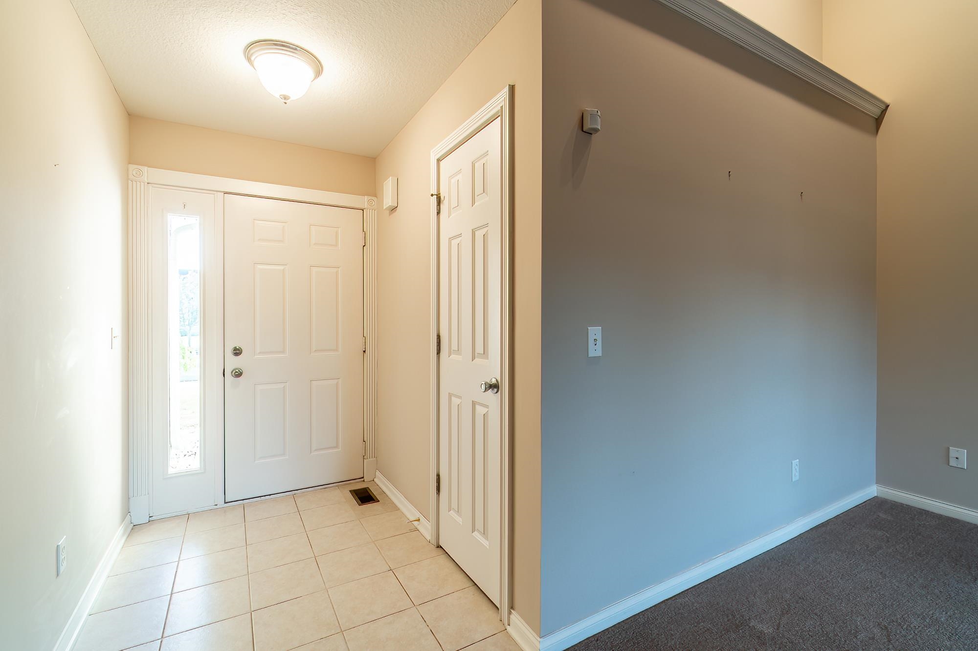 Photo 3 of 6717 Creekwood Lane