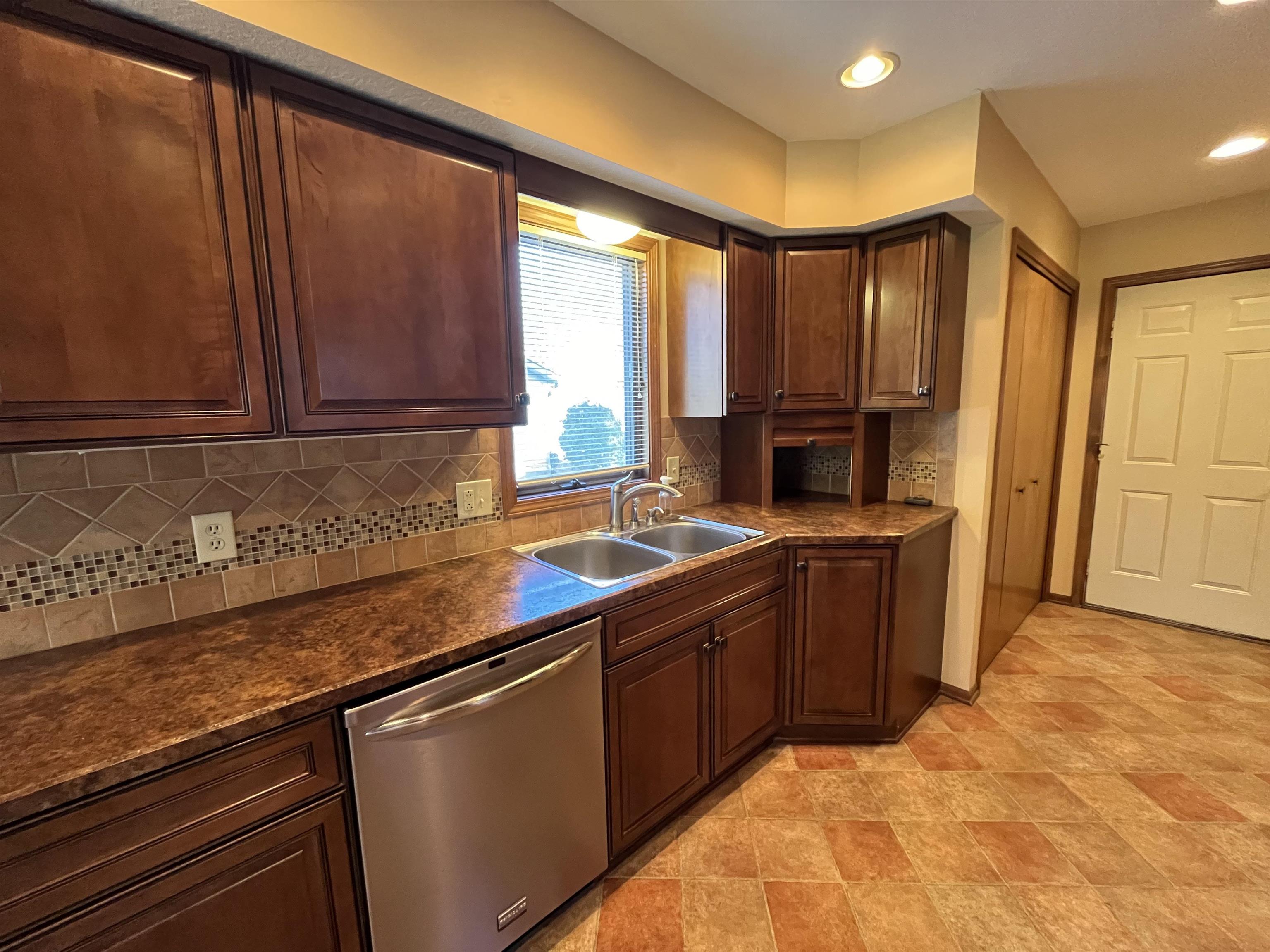 Photo 19 of 5925 Gate Tree Lane