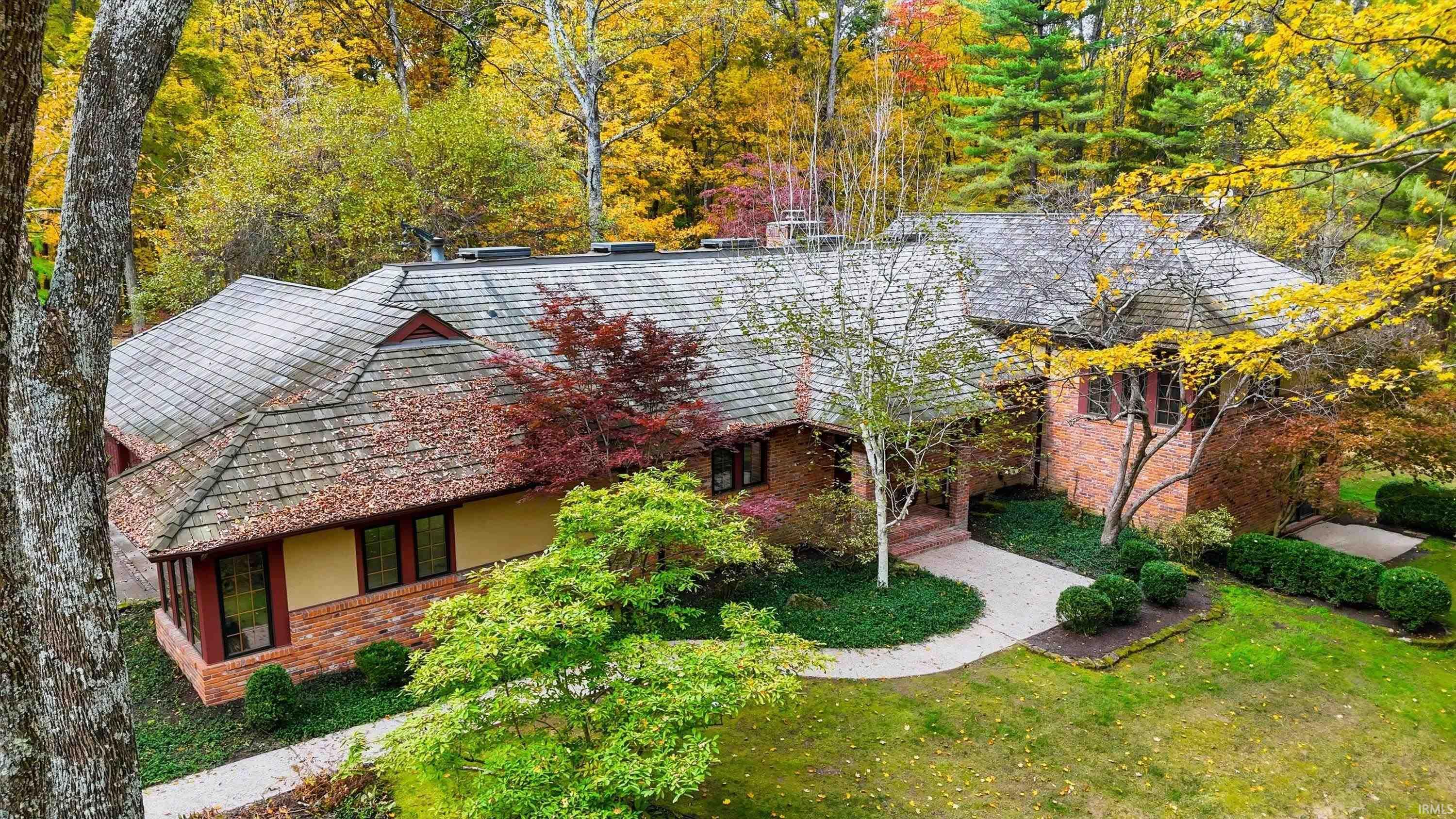 Homes for sale in Bloomington, IN | 3801 N Bittersweet Dr, Bloomington, IN 47408 | MLS# 202543955