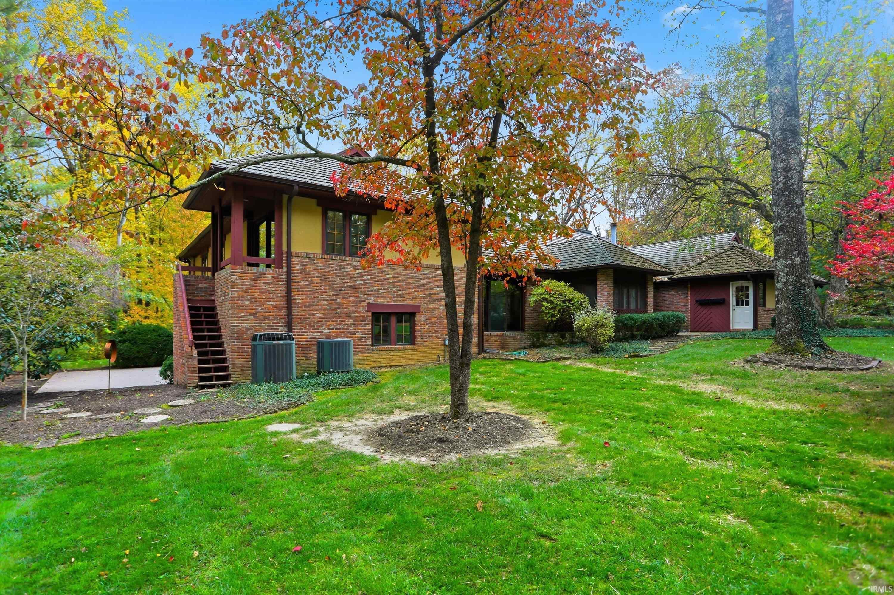 Homes for sale in Bloomington, IN | 3801 N Bittersweet Dr, Bloomington, IN 47408 | MLS# 202543955