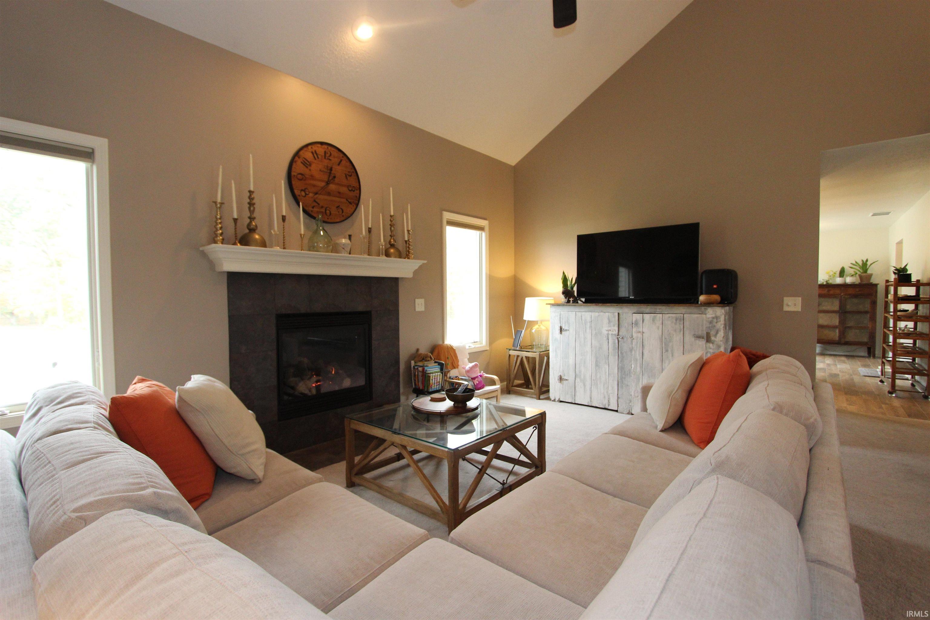 Photo 4 of 212 N Westchester Drive