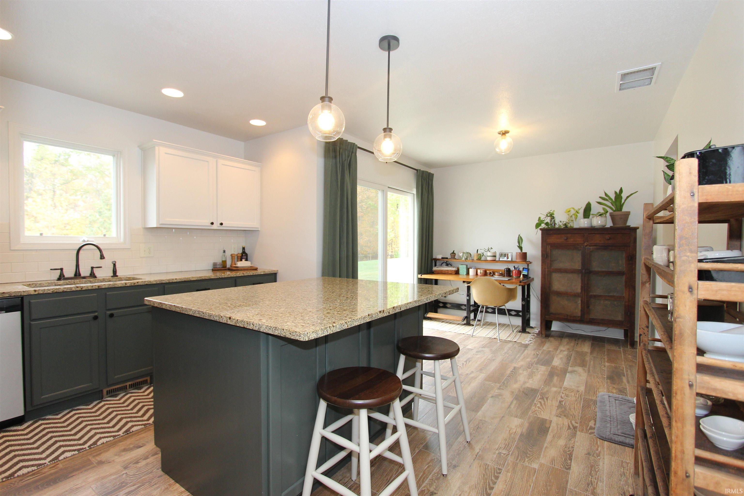 Photo 6 of 212 N Westchester Drive