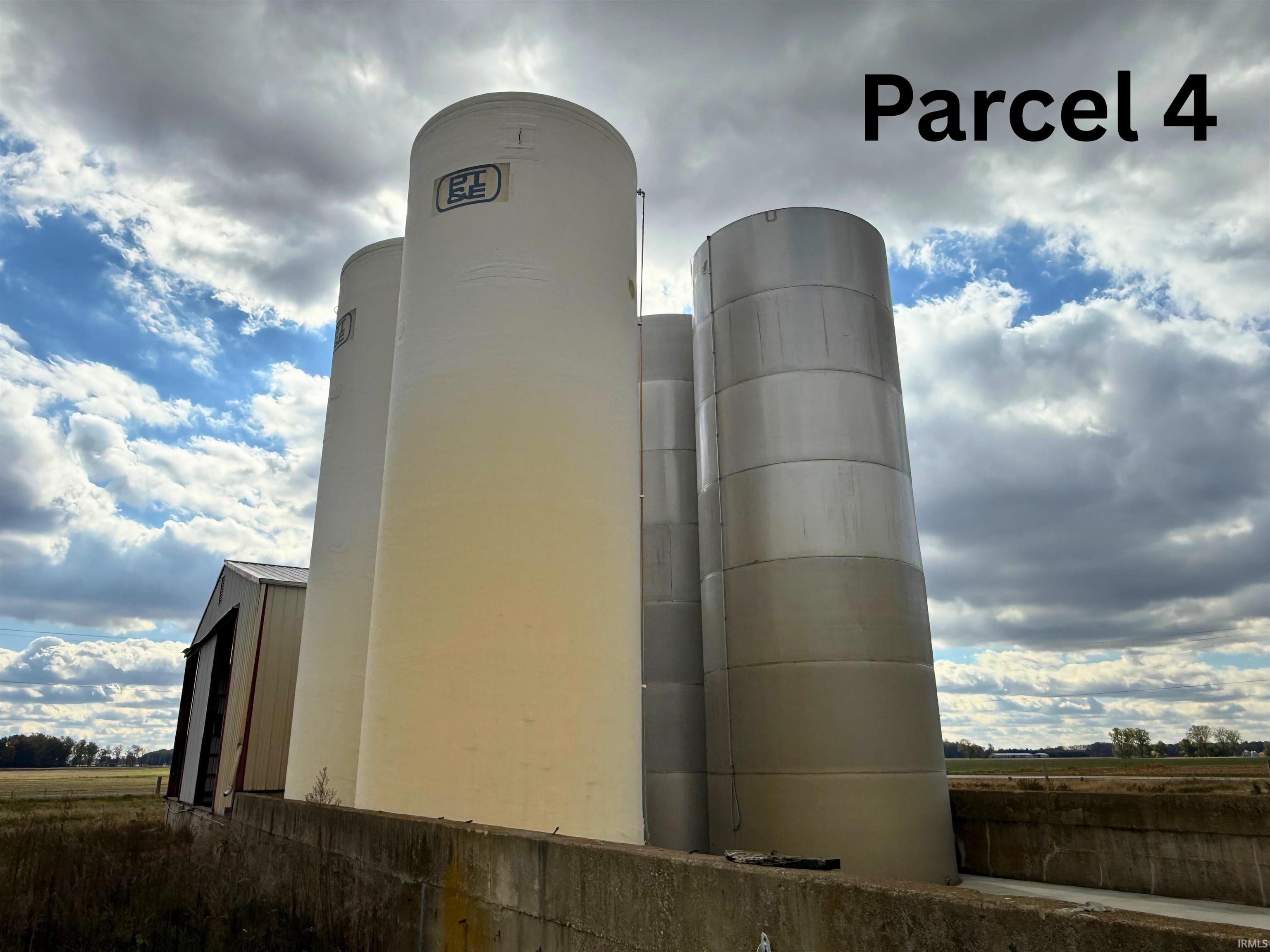 Photo 2 of 968 S IN-19 Highway