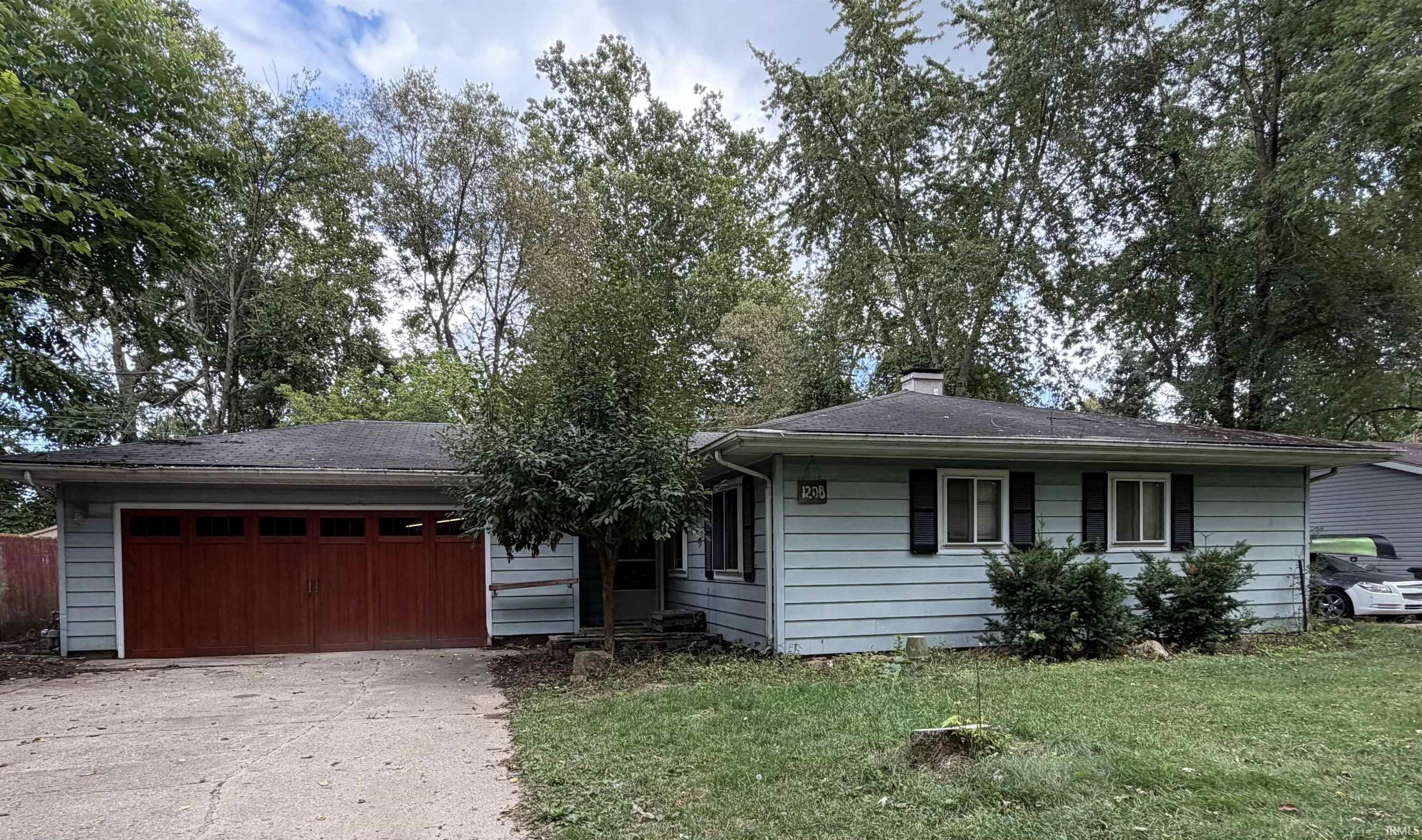 Homes for sale in Elkhart, IN | 1208 Davis St, Elkhart, IN 46516 | MLS# 202543979