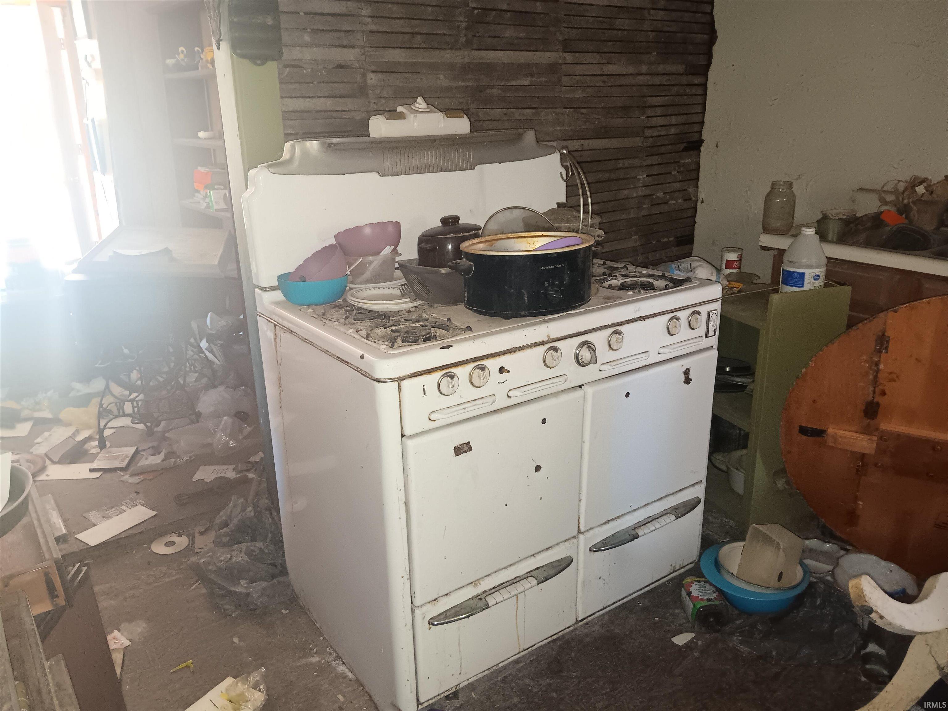 Homes for sale in Oaktown, IN | 305 W Giltner St, Oaktown, IN 47561 | MLS# 202543983