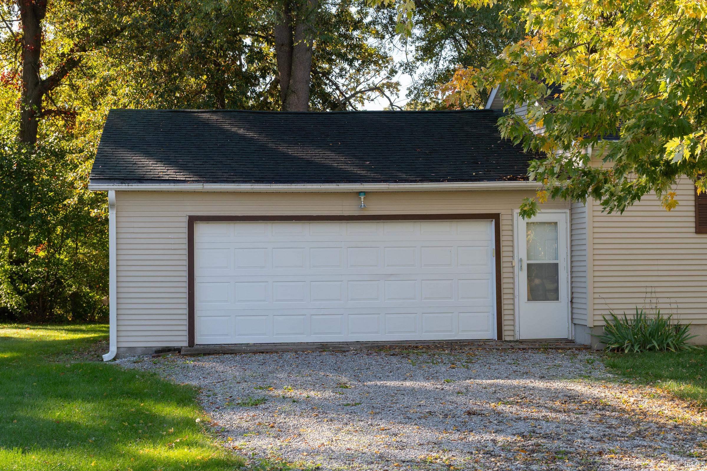 Photo 2 of 29980 Cardinal Avenue